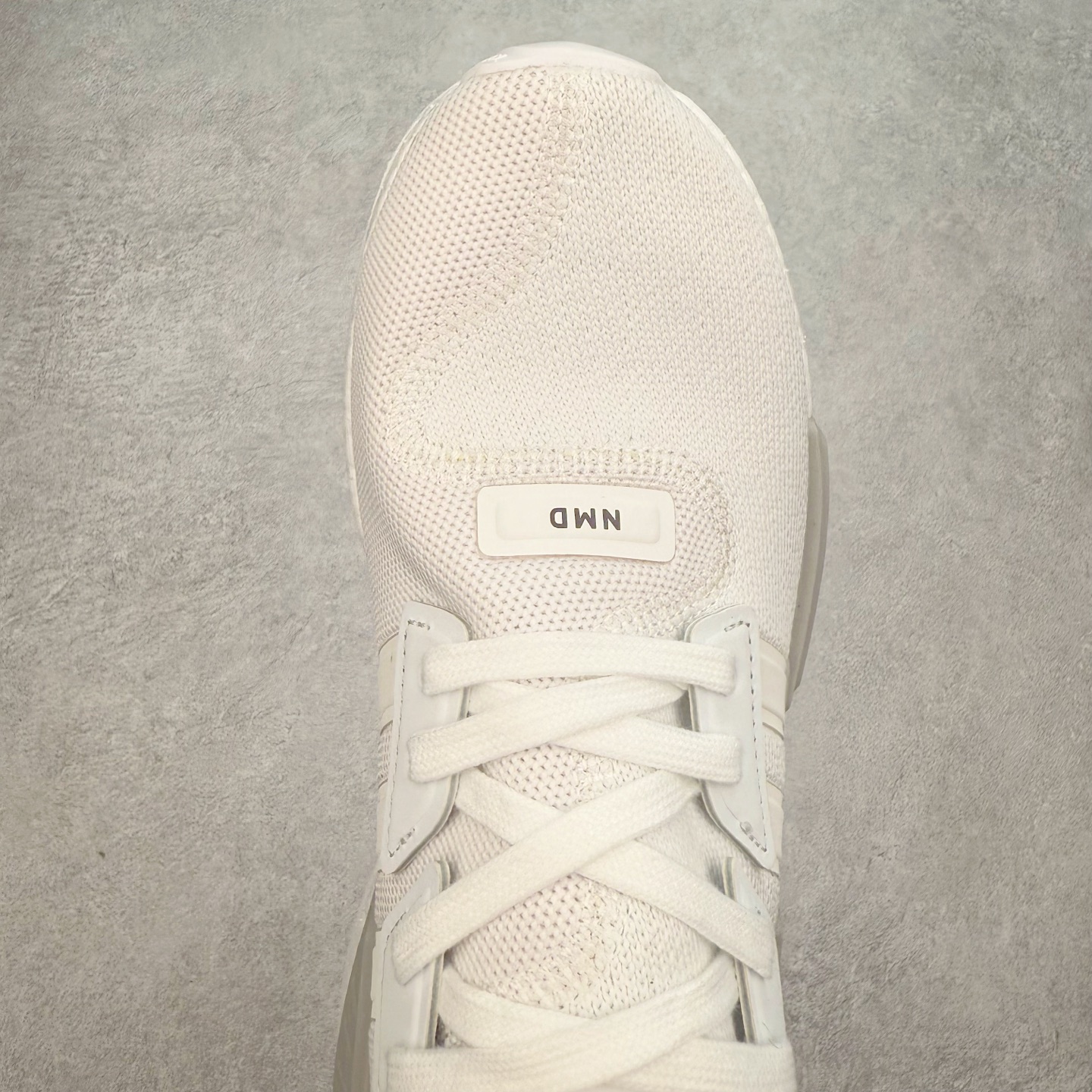 图片[4]-AD Originals NMD_R1 爆米花织物运动日常支撑低帮生活休闲鞋 IE4557 弹力针鞋织面 原高装弹Boost颗大粒底 缓震能性卓越 体质盈轻且冲抗击 整鞋双子的透气和性舒适完度美！尺码：36 36.5 37.5 38 38.5 39 40 40.5 41 42 42.5 43 44 44.5 45-选品中心