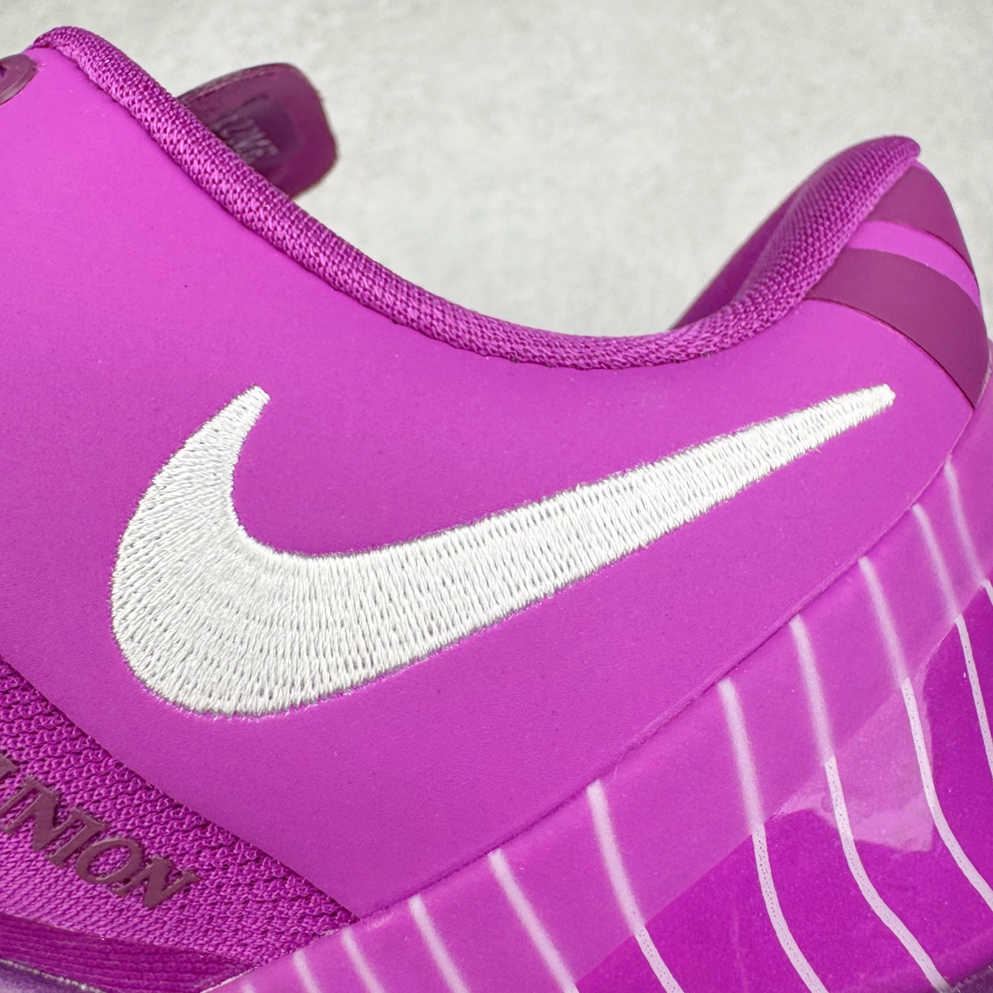 图片[12]-＃S2纯原 NK Zoom Kobe 8 科比八代 Eybl 紫色 HJ7265-500 React 科技鞋垫加持 实战配置直接拉满 原楦纸板开发 鞋身流线型、后跟塑形 区分土肥圆 原厂针织鞋面一针一线匹配原版 全身鞋材卡料色独家定制 唯一万针立体刺绣SWOOSH 真实底模最大48.5 实战利器 专供海外市场 尺码：40 40.5 41 42 42.5 43 44 44.5 45 46 47.5 48.5 （脚宽、脚胖 建议买大半码）-选品中心