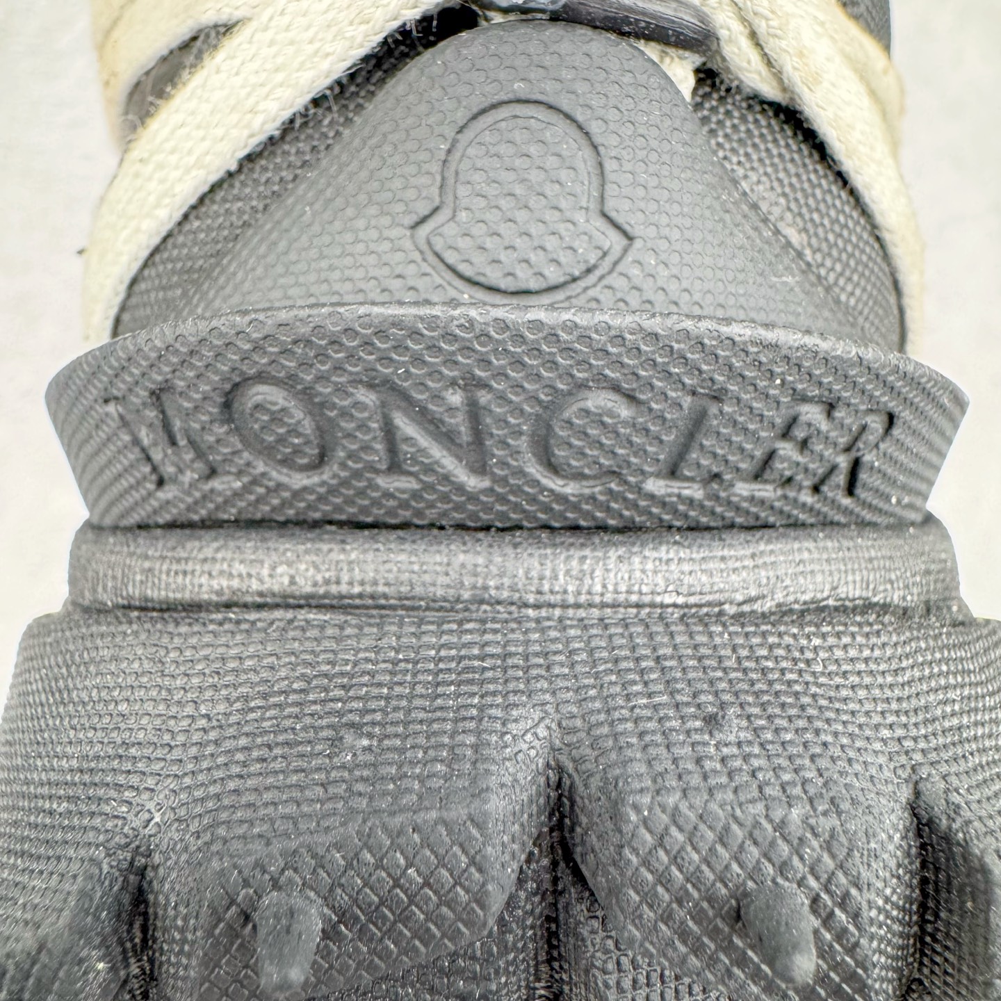 图片[10]-＃GD广顶 Moncler Trailgrip Gore-Tex 蒙口越野旅行系列低帮厚底轻量户外登山运动鞋 盟可睐MONCLER TRAILGRIP 鞋履新季系列 前卫设计碰撞实用科技 轻盈面料无惧炎热夏季 Trailgrip运动鞋作为盟可睐Moncler的秋冬新作横空出世 融蕴品牌山地基因 运用科技前沿技术 征服野外复杂地形 醒目的胎纹设计搭配弧形橡胶鞋头 确保经久耐穿 为山野探险与都市畅游提供高效防护 Trailgrip 2023春夏系列将在既有的实用性基础之上 推出全新配色 并采用更轻材质 尺码：36 37 38 39 40 41 42 43 44 45-选品中心