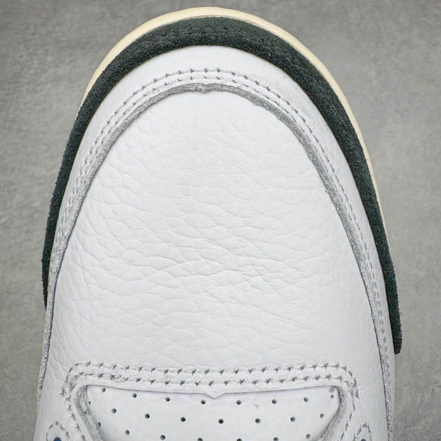 图片[17]-＃Lw纯原 A Ma Maniére x Air Jordan AJ3 Retro AMM联名白蓝 HV8571-100 圈内最强三代系列 匠心打造 开发时长超过半年 目前可过各类鉴定或无法鉴定 裸鞋随便操作 全套原纸板楦头开发 原厂大底磨具加持立体防滑纹理 原装可视Air Sole气垫 原汁原味最完美的三代版型 唯一正确鞋头趴度弧度高度鞋身腰线 原厂TPU彩虹扎染后跟饰片 正确内里反口里网布 皮料菱角分明不变形无多余毛边 广东原厂zp同批次手工大底描漆拉丝 市场唯一原厂鞋扣模具 原厂织唛标 原厂飞人电绣工艺 尾指中部跳三针 独家绑鞋带手法 印刷中底布 四线拉帮 米色美纹纸贴合固定 进口港宝加持 后跟自然饱满 全鞋荧光划线卡点 追求极致完美 每一双都是工艺品 多重QC质检 超越公司货的品控标准 实实在在的免检产品 尺码：36 36.5 37.5 38 38.5 39 40 40.5 41 42 42.5 43 44 44.5 45 45.5 46 47.5 48.5-选品中心