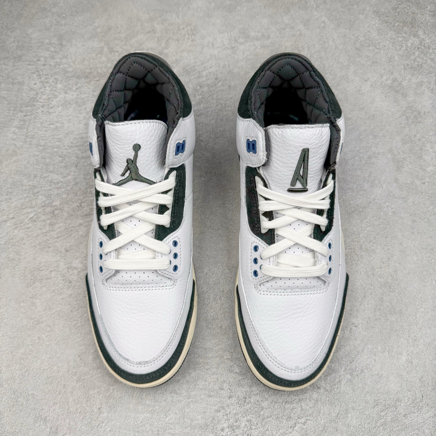 图片[2]-＃Lw纯原 A Ma Maniére x Air Jordan AJ3 Retro AMM联名白蓝 HV8571-100 圈内最强三代系列 匠心打造 开发时长超过半年 目前可过各类鉴定或无法鉴定 裸鞋随便操作 全套原纸板楦头开发 原厂大底磨具加持立体防滑纹理 原装可视Air Sole气垫 原汁原味最完美的三代版型 唯一正确鞋头趴度弧度高度鞋身腰线 原厂TPU彩虹扎染后跟饰片 正确内里反口里网布 皮料菱角分明不变形无多余毛边 广东原厂zp同批次手工大底描漆拉丝 市场唯一原厂鞋扣模具 原厂织唛标 原厂飞人电绣工艺 尾指中部跳三针 独家绑鞋带手法 印刷中底布 四线拉帮 米色美纹纸贴合固定 进口港宝加持 后跟自然饱满 全鞋荧光划线卡点 追求极致完美 每一双都是工艺品 多重QC质检 超越公司货的品控标准 实实在在的免检产品 尺码：36 36.5 37.5 38 38.5 39 40 40.5 41 42 42.5 43 44 44.5 45 45.5 46 47.5 48.5-选品中心