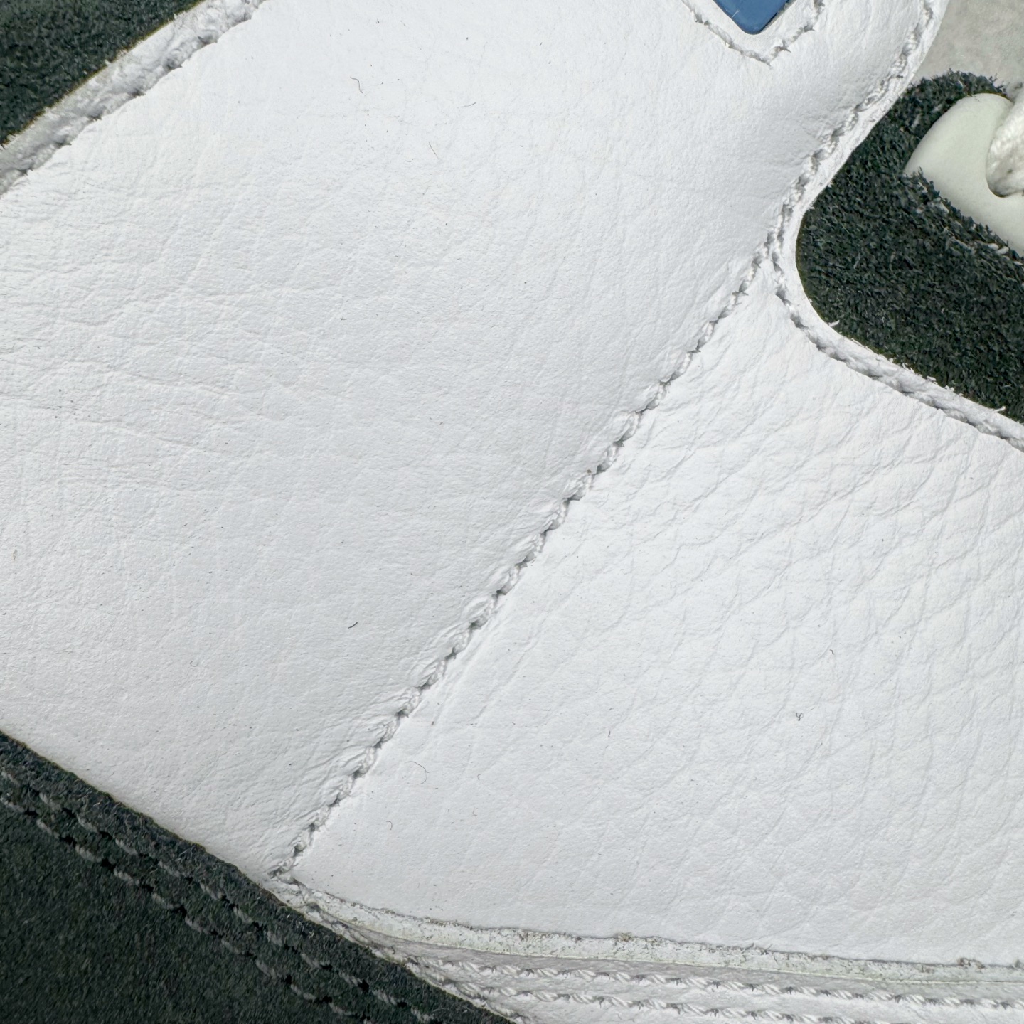 图片[21]-＃Lw纯原 A Ma Maniére x Air Jordan AJ3 Retro AMM联名白蓝 HV8571-100 圈内最强三代系列 匠心打造 开发时长超过半年 目前可过各类鉴定或无法鉴定 裸鞋随便操作 全套原纸板楦头开发 原厂大底磨具加持立体防滑纹理 原装可视Air Sole气垫 原汁原味最完美的三代版型 唯一正确鞋头趴度弧度高度鞋身腰线 原厂TPU彩虹扎染后跟饰片 正确内里反口里网布 皮料菱角分明不变形无多余毛边 广东原厂zp同批次手工大底描漆拉丝 市场唯一原厂鞋扣模具 原厂织唛标 原厂飞人电绣工艺 尾指中部跳三针 独家绑鞋带手法 印刷中底布 四线拉帮 米色美纹纸贴合固定 进口港宝加持 后跟自然饱满 全鞋荧光划线卡点 追求极致完美 每一双都是工艺品 多重QC质检 超越公司货的品控标准 实实在在的免检产品 尺码：36 36.5 37.5 38 38.5 39 40 40.5 41 42 42.5 43 44 44.5 45 45.5 46 47.5 48.5-选品中心