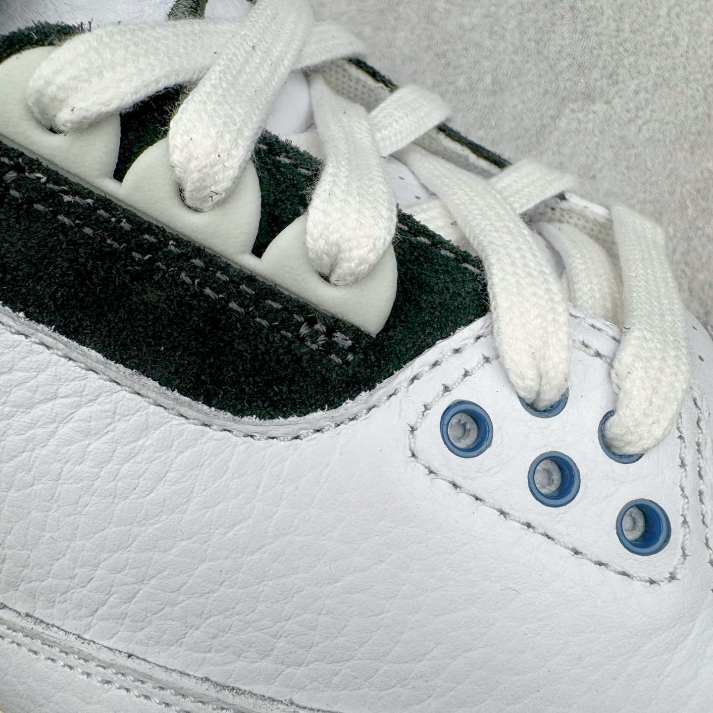 图片[22]-＃Lw纯原 A Ma Maniére x Air Jordan AJ3 Retro AMM联名白蓝 HV8571-100 圈内最强三代系列 匠心打造 开发时长超过半年 目前可过各类鉴定或无法鉴定 裸鞋随便操作 全套原纸板楦头开发 原厂大底磨具加持立体防滑纹理 原装可视Air Sole气垫 原汁原味最完美的三代版型 唯一正确鞋头趴度弧度高度鞋身腰线 原厂TPU彩虹扎染后跟饰片 正确内里反口里网布 皮料菱角分明不变形无多余毛边 广东原厂zp同批次手工大底描漆拉丝 市场唯一原厂鞋扣模具 原厂织唛标 原厂飞人电绣工艺 尾指中部跳三针 独家绑鞋带手法 印刷中底布 四线拉帮 米色美纹纸贴合固定 进口港宝加持 后跟自然饱满 全鞋荧光划线卡点 追求极致完美 每一双都是工艺品 多重QC质检 超越公司货的品控标准 实实在在的免检产品 尺码：36 36.5 37.5 38 38.5 39 40 40.5 41 42 42.5 43 44 44.5 45 45.5 46 47.5 48.5-选品中心