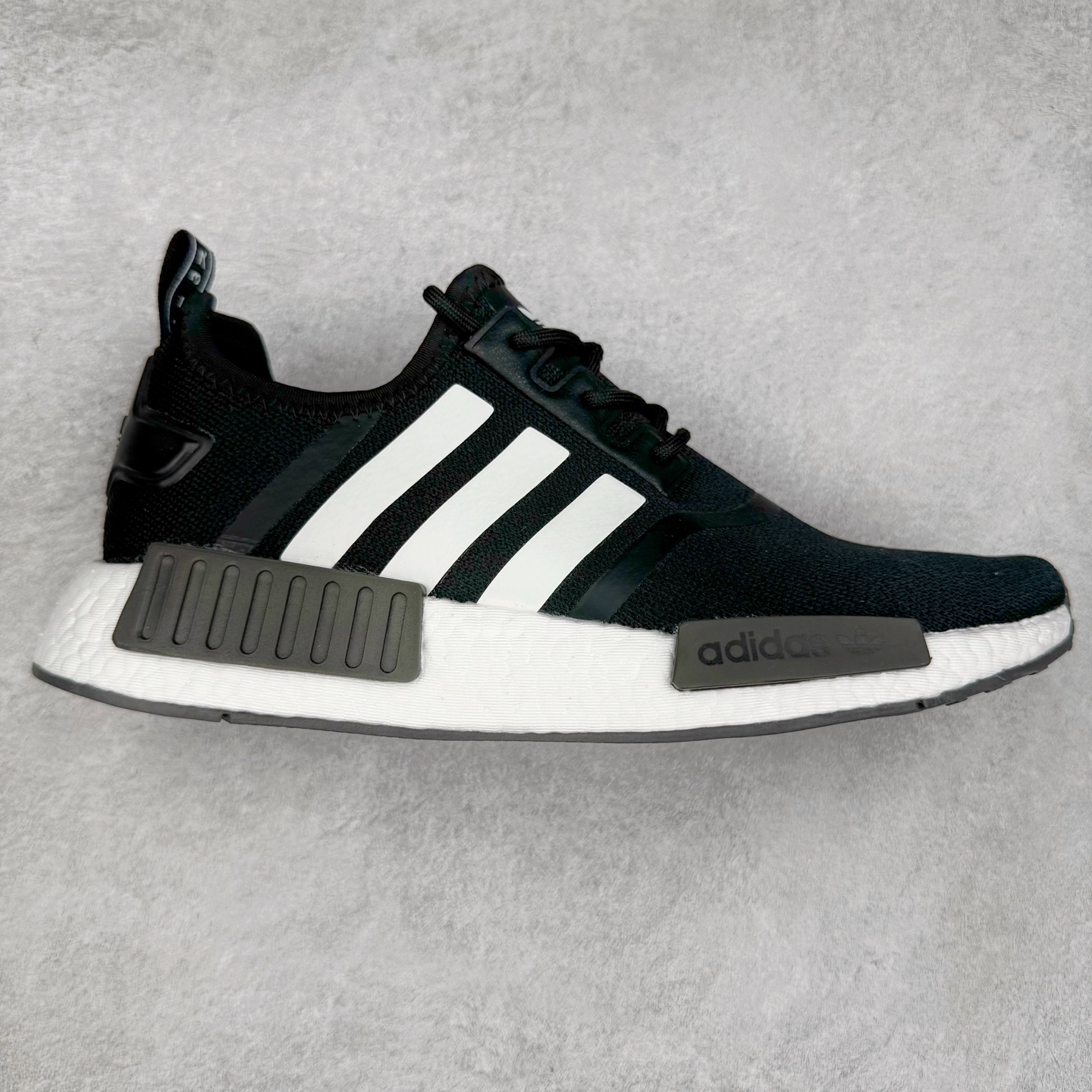 AD Originals NMD_R1 爆米花织物运动日常支撑低帮生活休闲鞋 GZ9258 弹力针鞋织面 原高装弹Boost颗大粒底 缓震能性卓越 体质盈轻且冲抗击 整鞋双子的透气和性舒适完度美！尺码：36 36.5 37.5 38 38.5 39 40 40.5 41 42 42.5 43 44 44.5 45-选品中心
