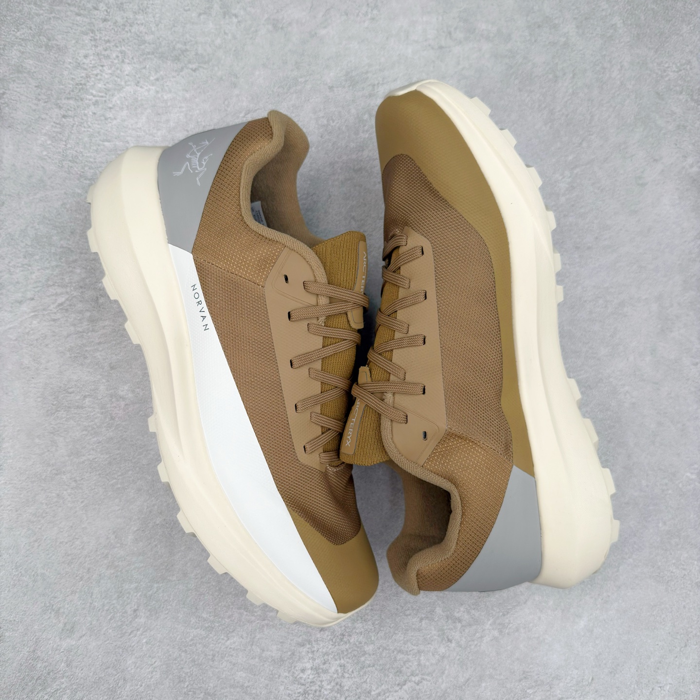 图片[3]-＃HP Arcteryx Norvan LD 4 始祖鸟舒适柔软防滑耐磨低帮越野跑步鞋 Arcteryx中文名始祖鸟 加拿大户外服饰品牌 1989年创立于加拿大温哥华 始祖鸟来自加拿大海岸山脉 植根高山的专业户外品牌 始终秉承对精湛设计和工艺孜孜以求的准则 从1989年创立至今 Arcteryx始终不断在产品设计与做工上不惜工本 以满足始祖鸟的标准 品质、设计以及精简的理念造就了其良好的性能 并能满足严苛环境下的使用需求 尺码：36 37 38 39 40 41 42 43 44-选品中心