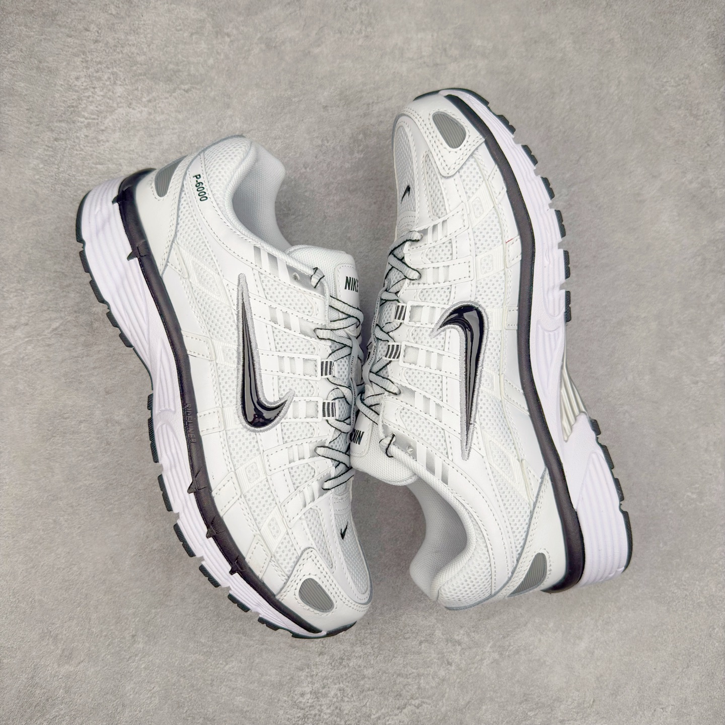 图片[3]-＃A1 NK P-6000 系列低帮复古老爹风休闲运动舒适慢跑鞋 CD6404-107 购入原鞋原装纸板楦头开发 独家私模四层组合大底 市场唯一正确版本 良心定价 新配色陆续出货 进口三文治网面 融合 Pegasus 过往运动鞋设计 助力 21 世纪早期跑步运动跃升时尚新高度 采用透气网眼布、运动风格线条和耐穿覆面 兼具吸睛外观和舒适感受 中底泡绵以田径赛道为灵感 打造厚实设计 缔造出众缓震性能 尺码：36 36.5 37.5 38 38.5 39 40 40.5 41 42 42.5 43 44 44.5 45 46-选品中心