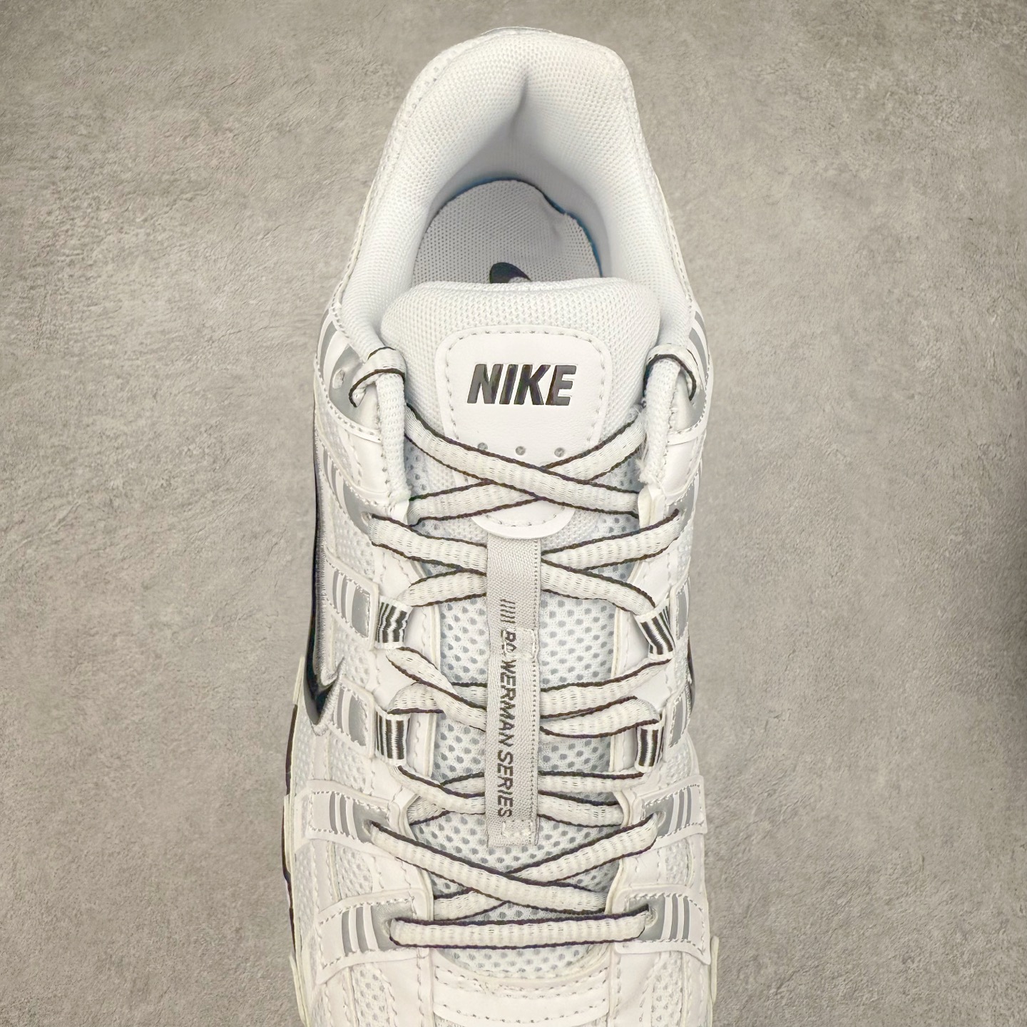 图片[5]-＃A1 NK P-6000 系列低帮复古老爹风休闲运动舒适慢跑鞋 CD6404-107 购入原鞋原装纸板楦头开发 独家私模四层组合大底 市场唯一正确版本 良心定价 新配色陆续出货 进口三文治网面 融合 Pegasus 过往运动鞋设计 助力 21 世纪早期跑步运动跃升时尚新高度 采用透气网眼布、运动风格线条和耐穿覆面 兼具吸睛外观和舒适感受 中底泡绵以田径赛道为灵感 打造厚实设计 缔造出众缓震性能 尺码：36 36.5 37.5 38 38.5 39 40 40.5 41 42 42.5 43 44 44.5 45 46-选品中心