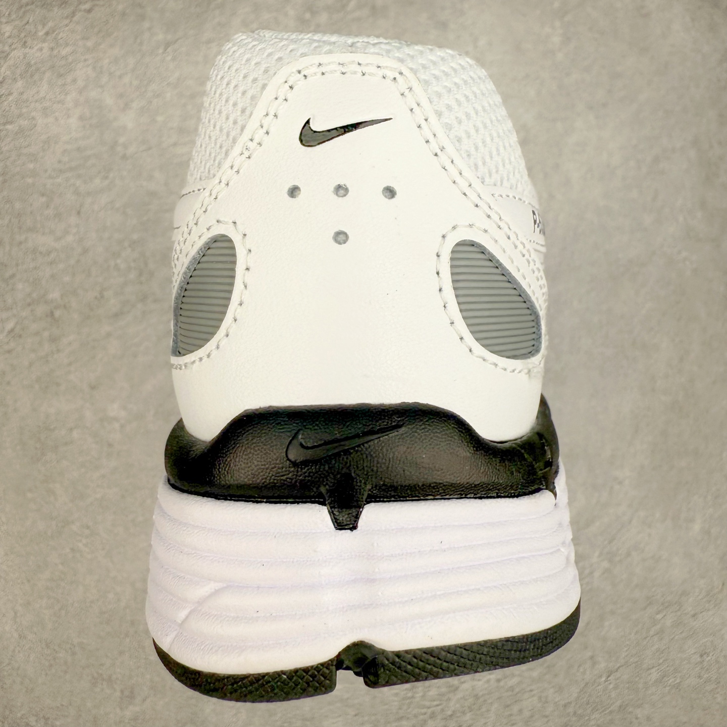 图片[8]-＃A1 NK P-6000 系列低帮复古老爹风休闲运动舒适慢跑鞋 CD6404-107 购入原鞋原装纸板楦头开发 独家私模四层组合大底 市场唯一正确版本 良心定价 新配色陆续出货 进口三文治网面 融合 Pegasus 过往运动鞋设计 助力 21 世纪早期跑步运动跃升时尚新高度 采用透气网眼布、运动风格线条和耐穿覆面 兼具吸睛外观和舒适感受 中底泡绵以田径赛道为灵感 打造厚实设计 缔造出众缓震性能 尺码：36 36.5 37.5 38 38.5 39 40 40.5 41 42 42.5 43 44 44.5 45 46-选品中心