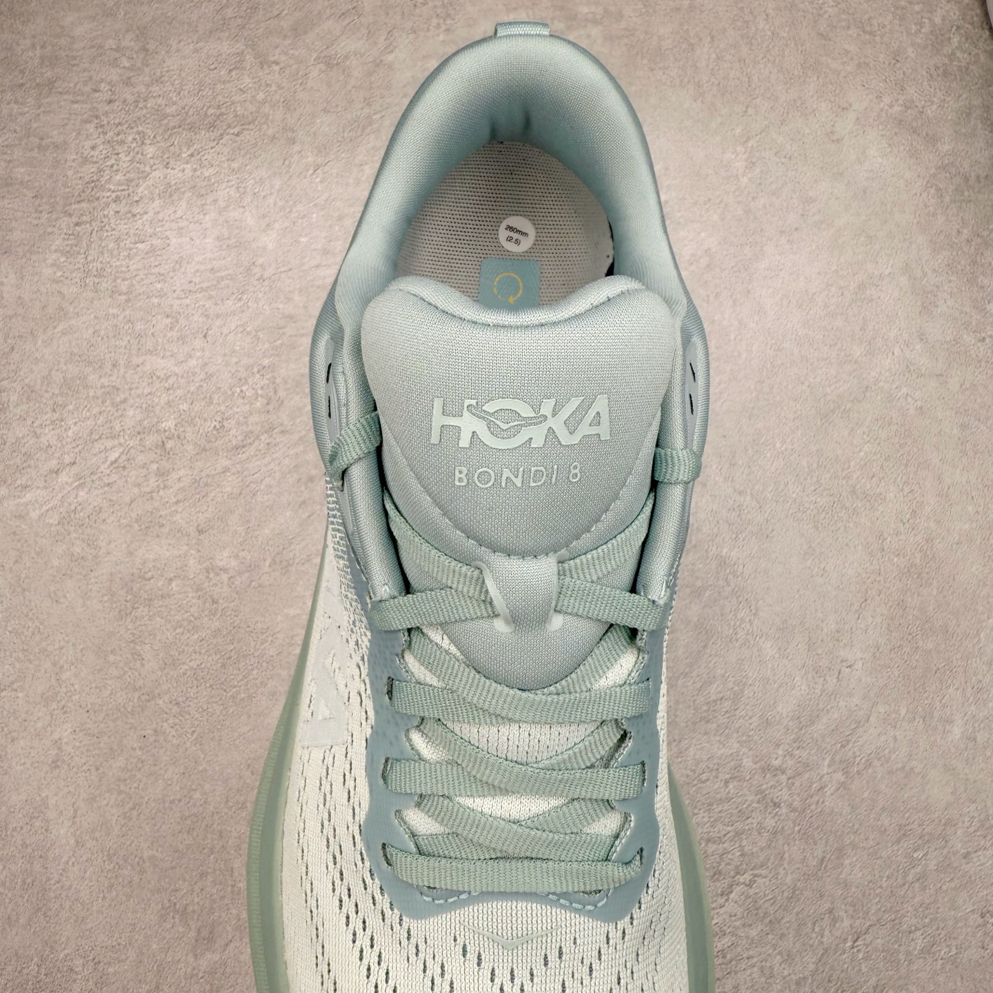 图片[5]-＃HK纯原 HOKA ONE ONE Bondi 8 邦代八代缓震网面耐磨低帮跑步鞋 原始的 Bondi 缓震和线条在这里 提供该特许经营权众所周知的柔软、平衡的乘坐体验 Bondi 使用加长的摇杆微调几何形状 以获得更大的加速度 同时由于采用碳纤维板 还可以提供更平稳的脚趾离地 尺码：36 36.5 37.5 38 38.5 39 40 40.5 41 42 42.5 43 44 44.5 45-选品中心