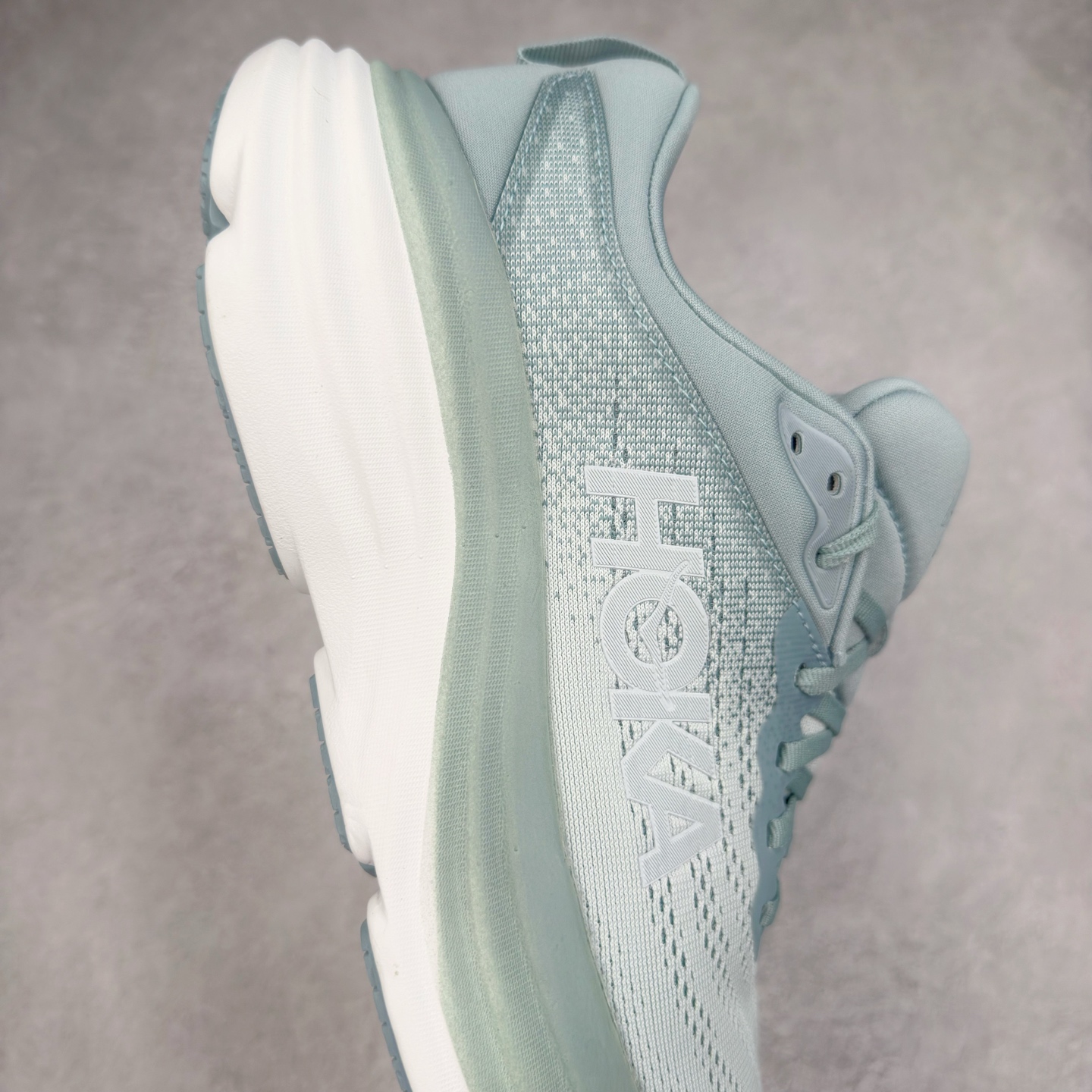 图片[6]-＃HK纯原 HOKA ONE ONE Bondi 8 邦代八代缓震网面耐磨低帮跑步鞋 原始的 Bondi 缓震和线条在这里 提供该特许经营权众所周知的柔软、平衡的乘坐体验 Bondi 使用加长的摇杆微调几何形状 以获得更大的加速度 同时由于采用碳纤维板 还可以提供更平稳的脚趾离地 尺码：36 36.5 37.5 38 38.5 39 40 40.5 41 42 42.5 43 44 44.5 45-选品中心