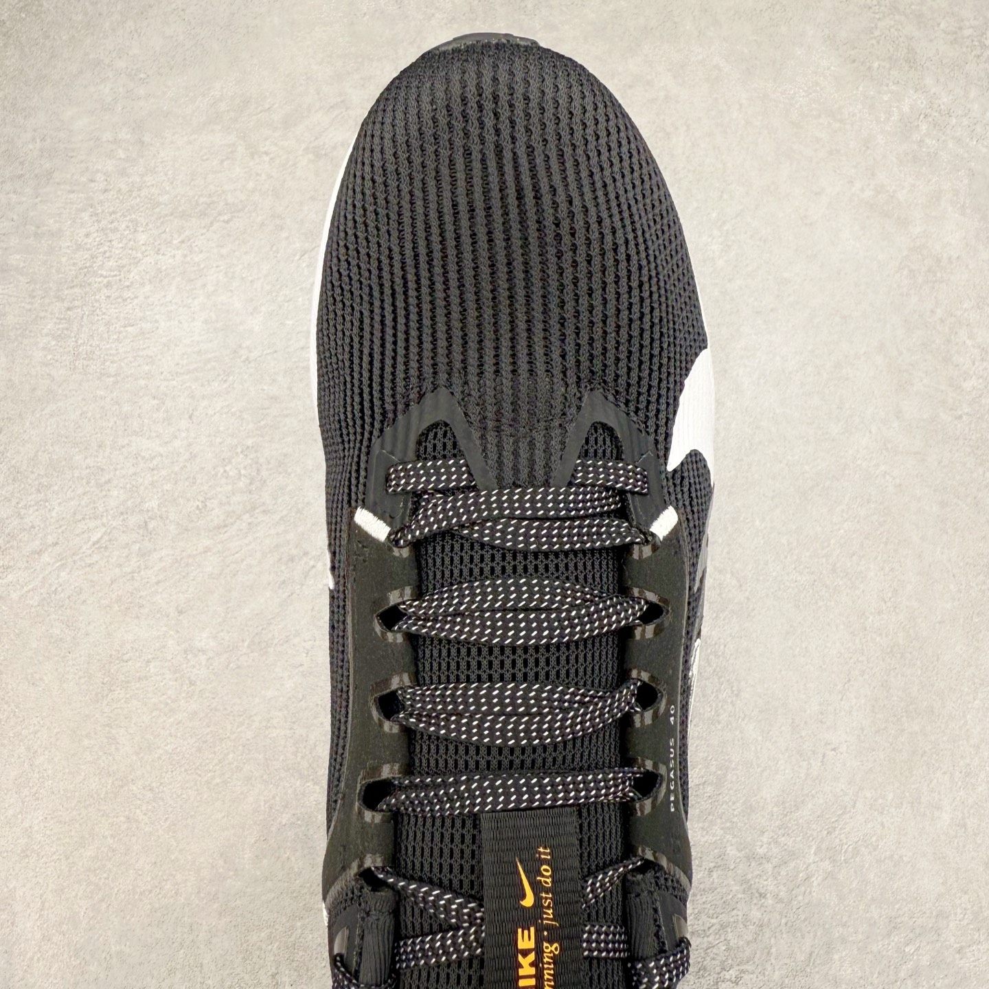 图片[4]-＃TG纯原 NK Zoom Pegasus 飞马40代马拉松系列网面透气缓震疾速跑鞋 独家渠道 市面未流通批次 奥莱直播间499 599一样的东西 碾压市面现存所有版本 公司一样的东西 超值回馈 帮你省钱 拥有 Zoom Air 一如既往的稳定感和流畅感 鞋面采用工程网眼设计 为特定高热区域营造出色透气性 进一步增加鞋面的穿孔数量 让足部能够快速散热 中足搭配 Flywire 飞线 在高速运动时营造舒适稳定的贴合感 内置Zoon气垫加持 动力十足 尺码：36 36.5 37.5 38 38.5 39 40 40.5 41 42 42.5 43 44 44.5 45-选品中心