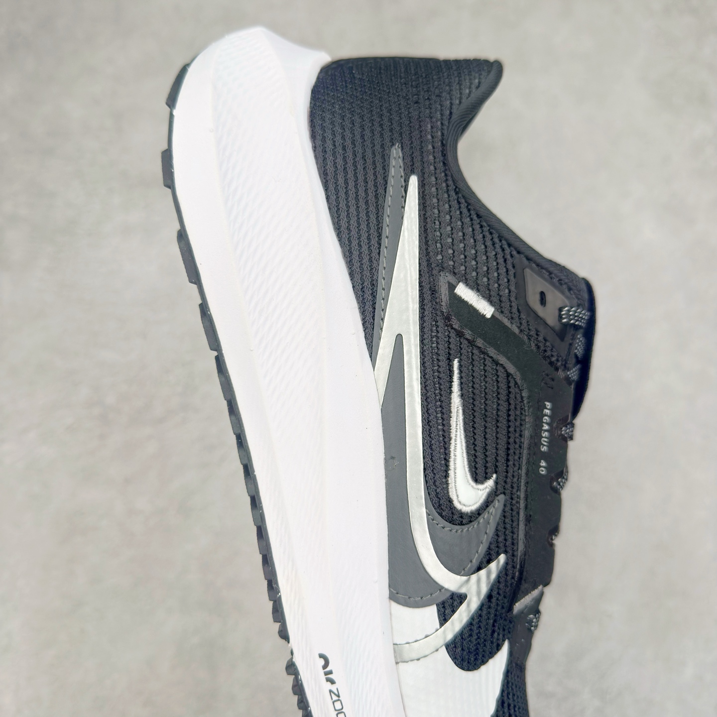 图片[6]-＃TG纯原 NK Zoom Pegasus 飞马40代马拉松系列网面透气缓震疾速跑鞋 独家渠道 市面未流通批次 奥莱直播间499 599一样的东西 碾压市面现存所有版本 公司一样的东西 超值回馈 帮你省钱 拥有 Zoom Air 一如既往的稳定感和流畅感 鞋面采用工程网眼设计 为特定高热区域营造出色透气性 进一步增加鞋面的穿孔数量 让足部能够快速散热 中足搭配 Flywire 飞线 在高速运动时营造舒适稳定的贴合感 内置Zoon气垫加持 动力十足 尺码：36 36.5 37.5 38 38.5 39 40 40.5 41 42 42.5 43 44 44.5 45-选品中心