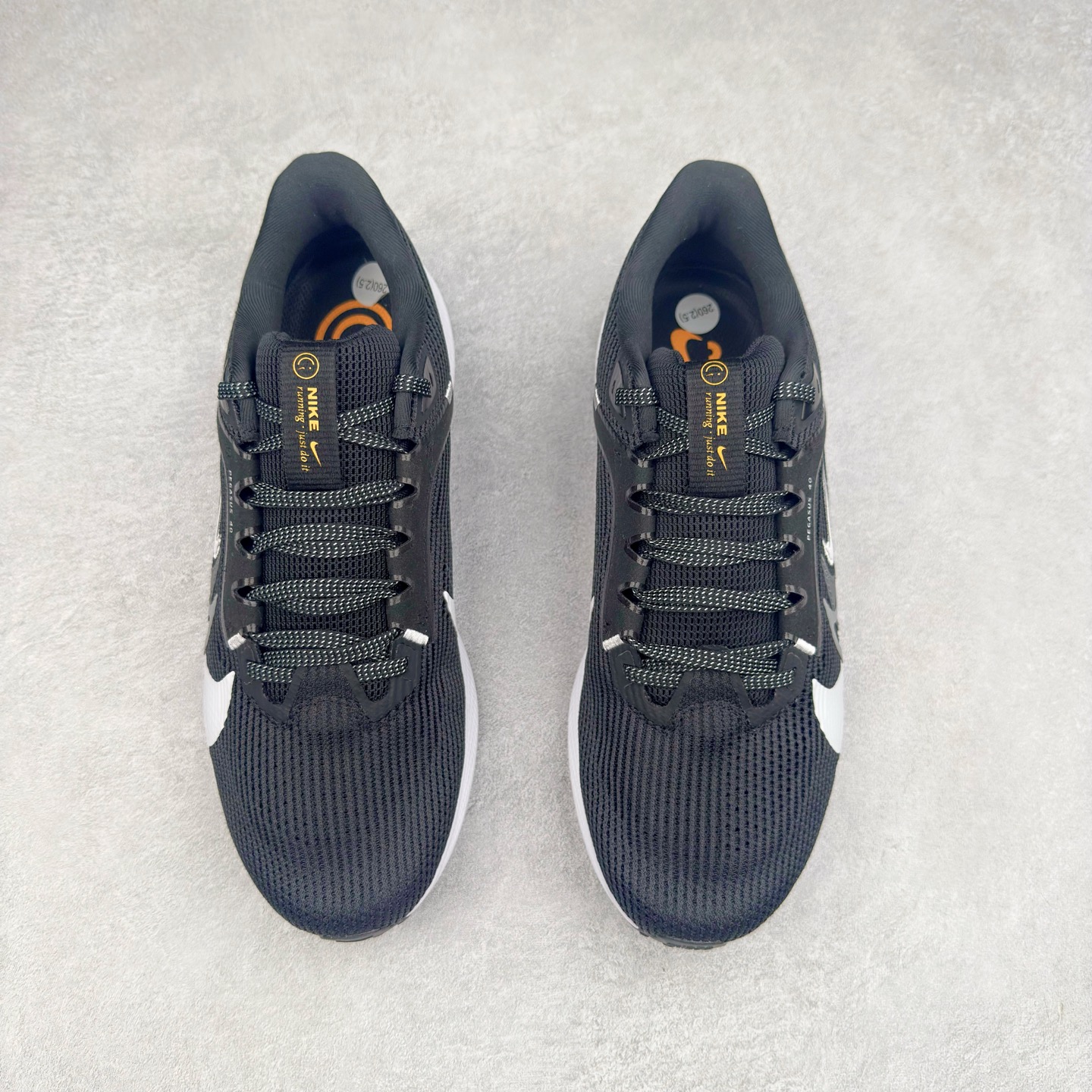 图片[2]-＃TG纯原 NK Zoom Pegasus 飞马40代马拉松系列网面透气缓震疾速跑鞋 独家渠道 市面未流通批次 奥莱直播间499 599一样的东西 碾压市面现存所有版本 公司一样的东西 超值回馈 帮你省钱 拥有 Zoom Air 一如既往的稳定感和流畅感 鞋面采用工程网眼设计 为特定高热区域营造出色透气性 进一步增加鞋面的穿孔数量 让足部能够快速散热 中足搭配 Flywire 飞线 在高速运动时营造舒适稳定的贴合感 内置Zoon气垫加持 动力十足 尺码：36 36.5 37.5 38 38.5 39 40 40.5 41 42 42.5 43 44 44.5 45-选品中心