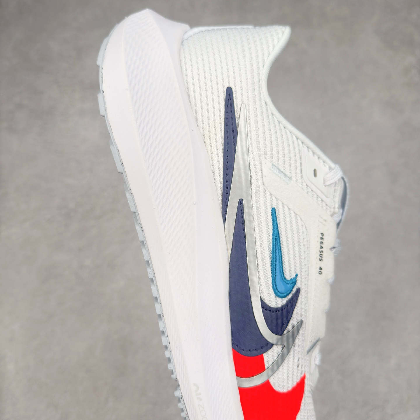 图片[6]-＃TG纯原 NK Zoom Pegasus 飞马40代马拉松系列网面透气缓震疾速跑鞋 独家渠道 市面未流通批次 奥莱直播间499 599一样的东西 碾压市面现存所有版本 公司一样的东西 超值回馈 帮你省钱 拥有 Zoom Air 一如既往的稳定感和流畅感 鞋面采用工程网眼设计 为特定高热区域营造出色透气性 进一步增加鞋面的穿孔数量 让足部能够快速散热 中足搭配 Flywire 飞线 在高速运动时营造舒适稳定的贴合感 内置Zoon气垫加持 动力十足 尺码：36 36.5 37.5 38 38.5 39 40 40.5 41 42 42.5 43 44 44.5 45-选品中心