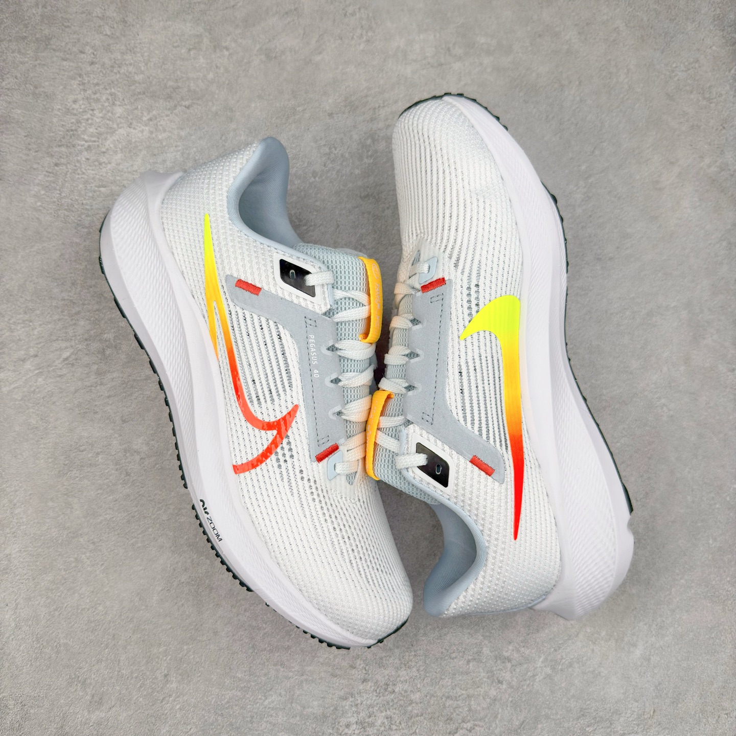 图片[3]-＃TG纯原 NK Zoom Pegasus 飞马40代马拉松系列网面透气缓震疾速跑鞋 独家渠道 市面未流通批次 奥莱直播间499 599一样的东西 碾压市面现存所有版本 公司一样的东西 超值回馈 帮你省钱 拥有 Zoom Air 一如既往的稳定感和流畅感 鞋面采用工程网眼设计 为特定高热区域营造出色透气性 进一步增加鞋面的穿孔数量 让足部能够快速散热 中足搭配 Flywire 飞线 在高速运动时营造舒适稳定的贴合感 内置Zoon气垫加持 动力十足 尺码：36 36.5 37.5 38 38.5 39 40 40.5 41 42 42.5 43 44 44.5 45-选品中心