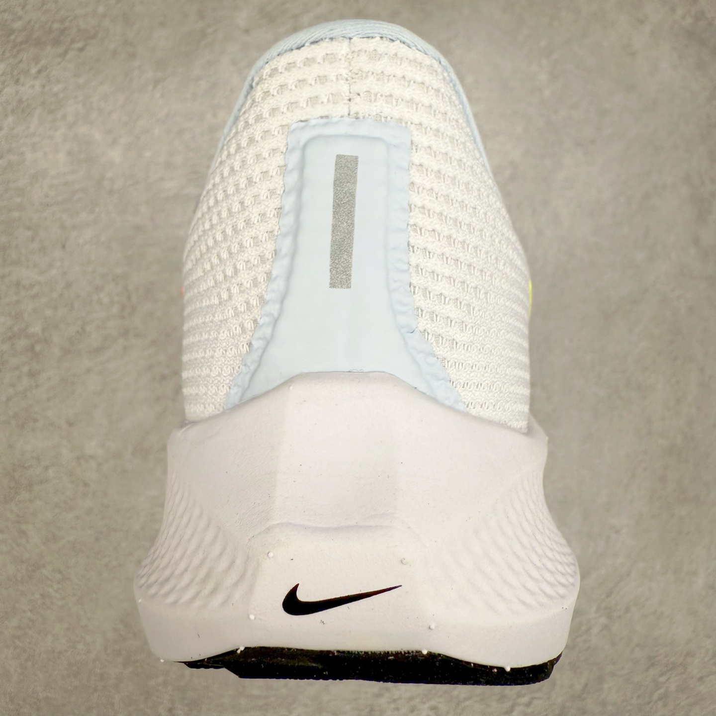 图片[8]-＃TG纯原 NK Zoom Pegasus 飞马40代马拉松系列网面透气缓震疾速跑鞋 独家渠道 市面未流通批次 奥莱直播间499 599一样的东西 碾压市面现存所有版本 公司一样的东西 超值回馈 帮你省钱 拥有 Zoom Air 一如既往的稳定感和流畅感 鞋面采用工程网眼设计 为特定高热区域营造出色透气性 进一步增加鞋面的穿孔数量 让足部能够快速散热 中足搭配 Flywire 飞线 在高速运动时营造舒适稳定的贴合感 内置Zoon气垫加持 动力十足 尺码：36 36.5 37.5 38 38.5 39 40 40.5 41 42 42.5 43 44 44.5 45-选品中心