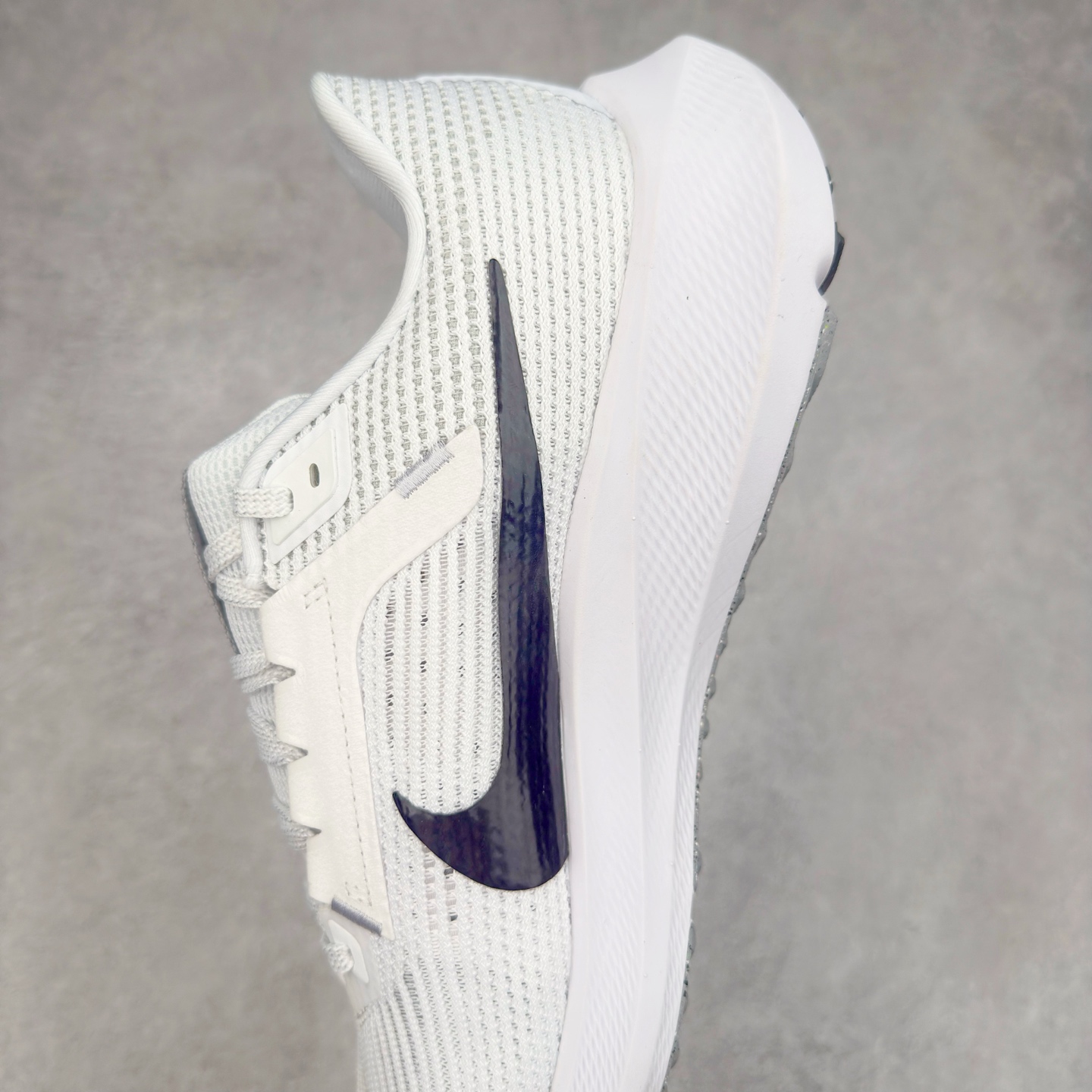 图片[7]-＃TG纯原 NK Zoom Pegasus 飞马40代马拉松系列网面透气缓震疾速跑鞋 独家渠道 市面未流通批次 奥莱直播间499 599一样的东西 碾压市面现存所有版本 公司一样的东西 超值回馈 帮你省钱 拥有 Zoom Air 一如既往的稳定感和流畅感 鞋面采用工程网眼设计 为特定高热区域营造出色透气性 进一步增加鞋面的穿孔数量 让足部能够快速散热 中足搭配 Flywire 飞线 在高速运动时营造舒适稳定的贴合感 内置Zoon气垫加持 动力十足 尺码：36 36.5 37.5 38 38.5 39 40 40.5 41 42 42.5 43 44 44.5 45-选品中心