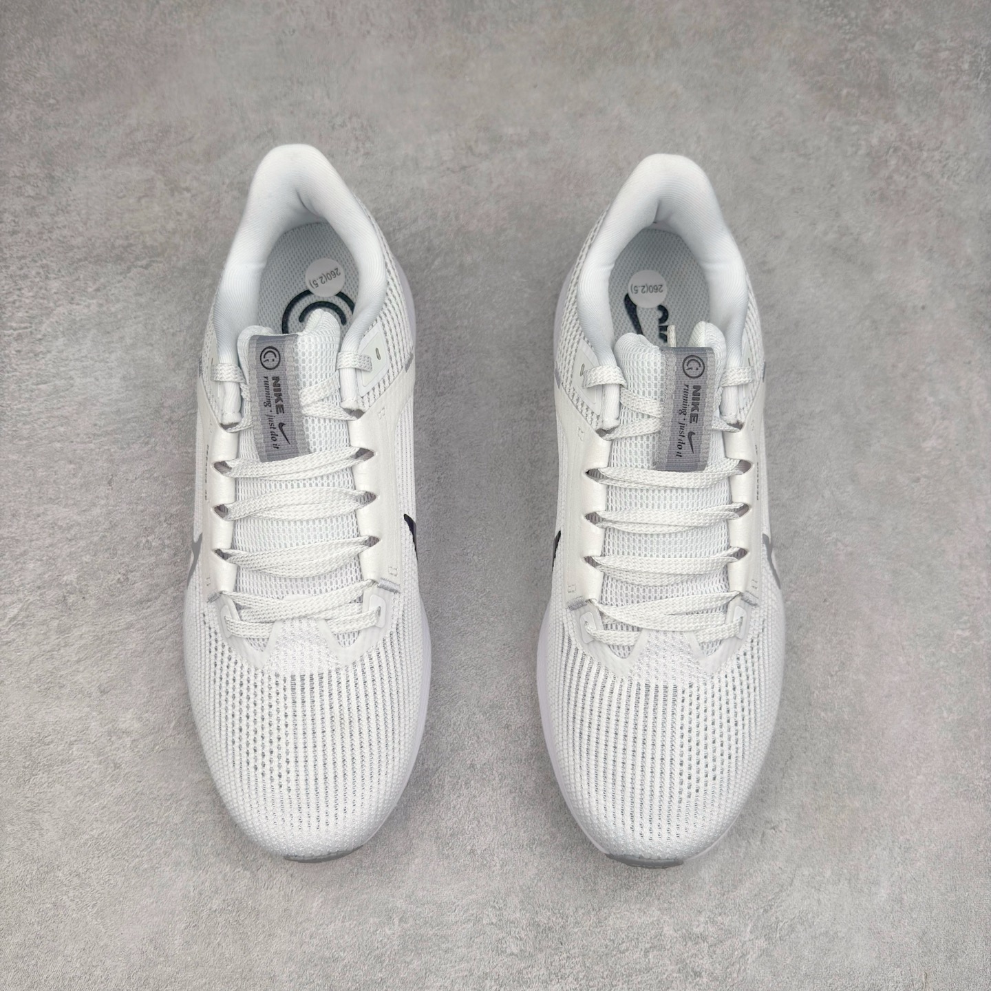 图片[2]-＃TG纯原 NK Zoom Pegasus 飞马40代马拉松系列网面透气缓震疾速跑鞋 独家渠道 市面未流通批次 奥莱直播间499 599一样的东西 碾压市面现存所有版本 公司一样的东西 超值回馈 帮你省钱 拥有 Zoom Air 一如既往的稳定感和流畅感 鞋面采用工程网眼设计 为特定高热区域营造出色透气性 进一步增加鞋面的穿孔数量 让足部能够快速散热 中足搭配 Flywire 飞线 在高速运动时营造舒适稳定的贴合感 内置Zoon气垫加持 动力十足 尺码：36 36.5 37.5 38 38.5 39 40 40.5 41 42 42.5 43 44 44.5 45-选品中心