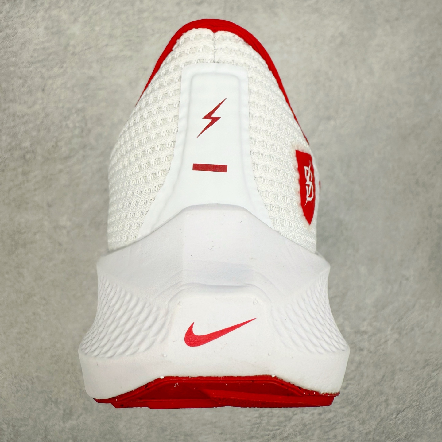 图片[8]-＃TG纯原 NK Zoom Pegasus 飞马40代马拉松系列网面透气缓震疾速跑鞋 独家渠道 市面未流通批次 奥莱直播间499 599一样的东西 碾压市面现存所有版本 公司一样的东西 超值回馈 帮你省钱 拥有 Zoom Air 一如既往的稳定感和流畅感 鞋面采用工程网眼设计 为特定高热区域营造出色透气性 进一步增加鞋面的穿孔数量 让足部能够快速散热 中足搭配 Flywire 飞线 在高速运动时营造舒适稳定的贴合感 内置Zoon气垫加持 动力十足 尺码：36 36.5 37.5 38 38.5 39 40 40.5 41 42 42.5 43 44 44.5 45-选品中心