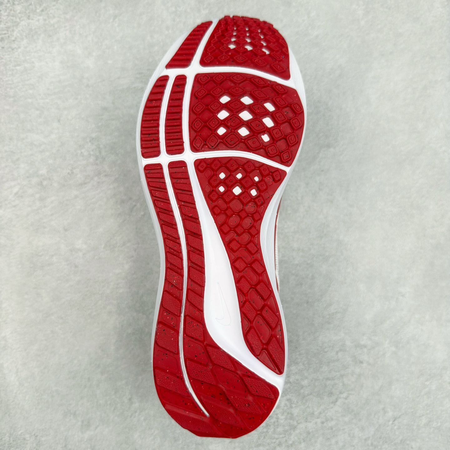 图片[9]-＃TG纯原 NK Zoom Pegasus 飞马40代马拉松系列网面透气缓震疾速跑鞋 独家渠道 市面未流通批次 奥莱直播间499 599一样的东西 碾压市面现存所有版本 公司一样的东西 超值回馈 帮你省钱 拥有 Zoom Air 一如既往的稳定感和流畅感 鞋面采用工程网眼设计 为特定高热区域营造出色透气性 进一步增加鞋面的穿孔数量 让足部能够快速散热 中足搭配 Flywire 飞线 在高速运动时营造舒适稳定的贴合感 内置Zoon气垫加持 动力十足 尺码：36 36.5 37.5 38 38.5 39 40 40.5 41 42 42.5 43 44 44.5 45-选品中心