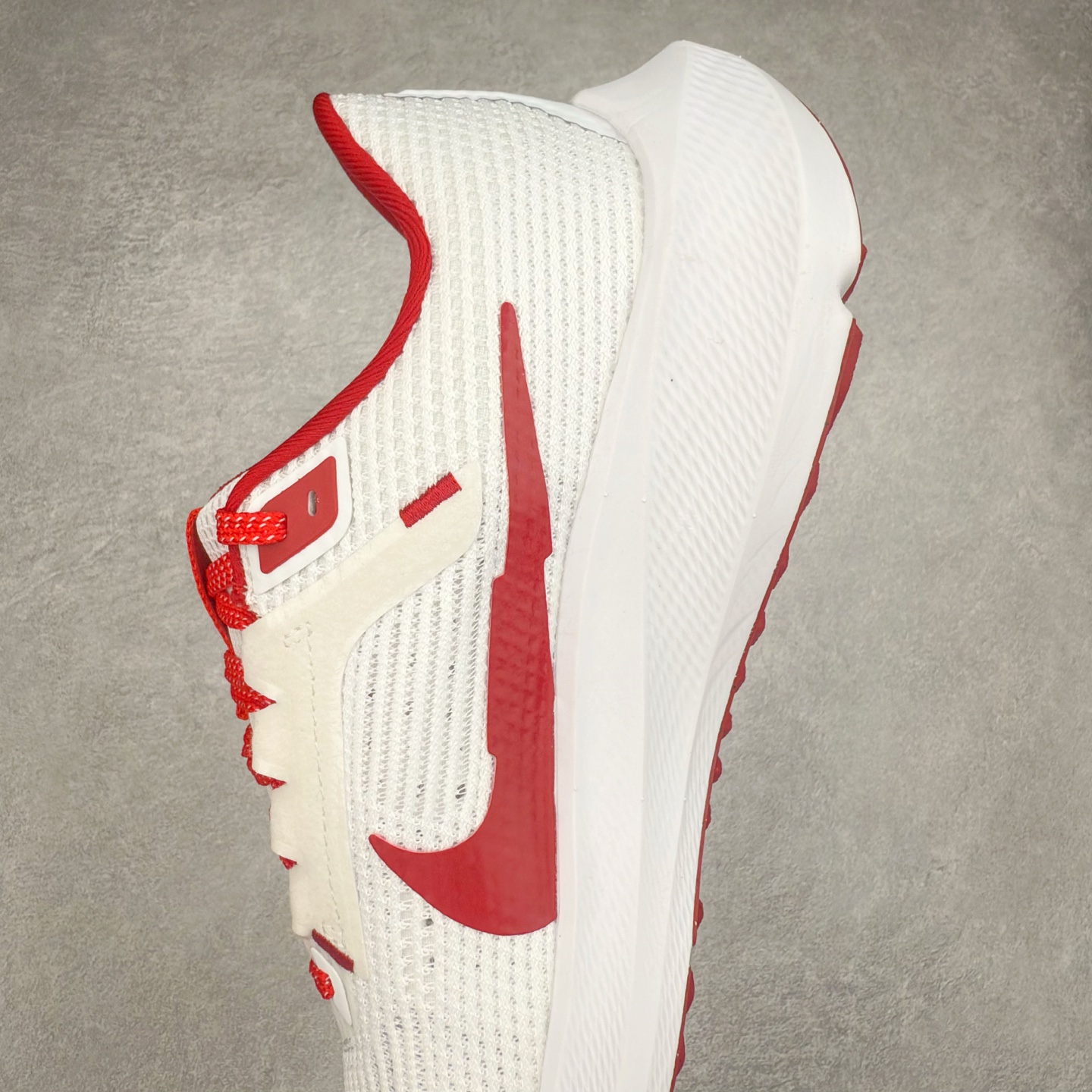 图片[7]-＃TG纯原 NK Zoom Pegasus 飞马40代马拉松系列网面透气缓震疾速跑鞋 独家渠道 市面未流通批次 奥莱直播间499 599一样的东西 碾压市面现存所有版本 公司一样的东西 超值回馈 帮你省钱 拥有 Zoom Air 一如既往的稳定感和流畅感 鞋面采用工程网眼设计 为特定高热区域营造出色透气性 进一步增加鞋面的穿孔数量 让足部能够快速散热 中足搭配 Flywire 飞线 在高速运动时营造舒适稳定的贴合感 内置Zoon气垫加持 动力十足 尺码：36 36.5 37.5 38 38.5 39 40 40.5 41 42 42.5 43 44 44.5 45-选品中心