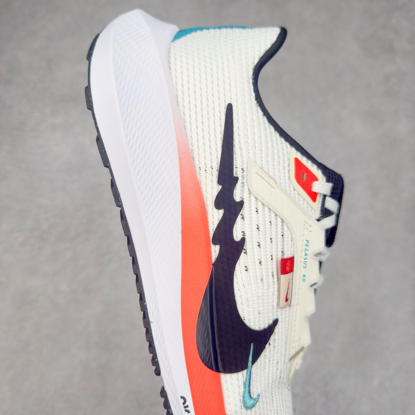 图片[6]-＃TG纯原 NK Zoom Pegasus 飞马40代马拉松系列网面透气缓震疾速跑鞋 独家渠道 市面未流通批次 奥莱直播间499 599一样的东西 碾压市面现存所有版本 公司一样的东西 超值回馈 帮你省钱 拥有 Zoom Air 一如既往的稳定感和流畅感 鞋面采用工程网眼设计 为特定高热区域营造出色透气性 进一步增加鞋面的穿孔数量 让足部能够快速散热 中足搭配 Flywire 飞线 在高速运动时营造舒适稳定的贴合感 内置Zoon气垫加持 动力十足 尺码：36 36.5 37.5 38 38.5 39 40 40.5 41 42 42.5 43 44 44.5 45-选品中心