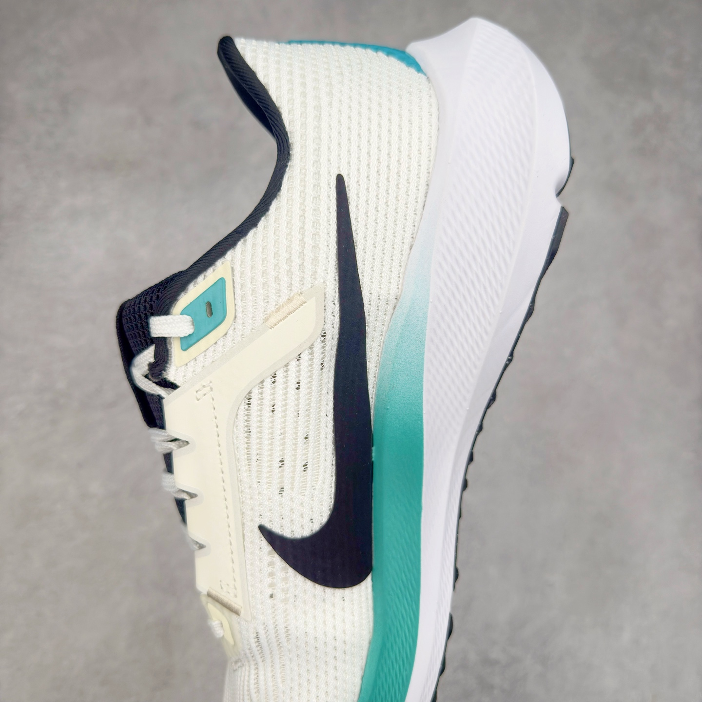 图片[7]-＃TG纯原 NK Zoom Pegasus 飞马40代马拉松系列网面透气缓震疾速跑鞋 独家渠道 市面未流通批次 奥莱直播间499 599一样的东西 碾压市面现存所有版本 公司一样的东西 超值回馈 帮你省钱 拥有 Zoom Air 一如既往的稳定感和流畅感 鞋面采用工程网眼设计 为特定高热区域营造出色透气性 进一步增加鞋面的穿孔数量 让足部能够快速散热 中足搭配 Flywire 飞线 在高速运动时营造舒适稳定的贴合感 内置Zoon气垫加持 动力十足 尺码：36 36.5 37.5 38 38.5 39 40 40.5 41 42 42.5 43 44 44.5 45-选品中心