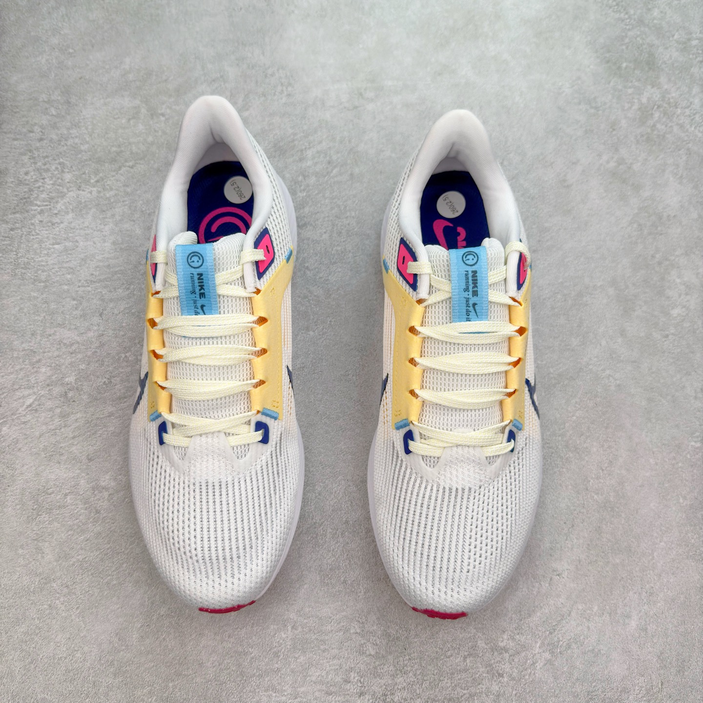 图片[2]-＃TG纯原 NK Zoom Pegasus 飞马40代马拉松系列网面透气缓震疾速跑鞋 独家渠道 市面未流通批次 奥莱直播间499 599一样的东西 碾压市面现存所有版本 公司一样的东西 超值回馈 帮你省钱 拥有 Zoom Air 一如既往的稳定感和流畅感 鞋面采用工程网眼设计 为特定高热区域营造出色透气性 进一步增加鞋面的穿孔数量 让足部能够快速散热 中足搭配 Flywire 飞线 在高速运动时营造舒适稳定的贴合感 内置Zoon气垫加持 动力十足 尺码：36 36.5 37.5 38 38.5 39 40 40.5 41 42 42.5 43 44 44.5 45-选品中心