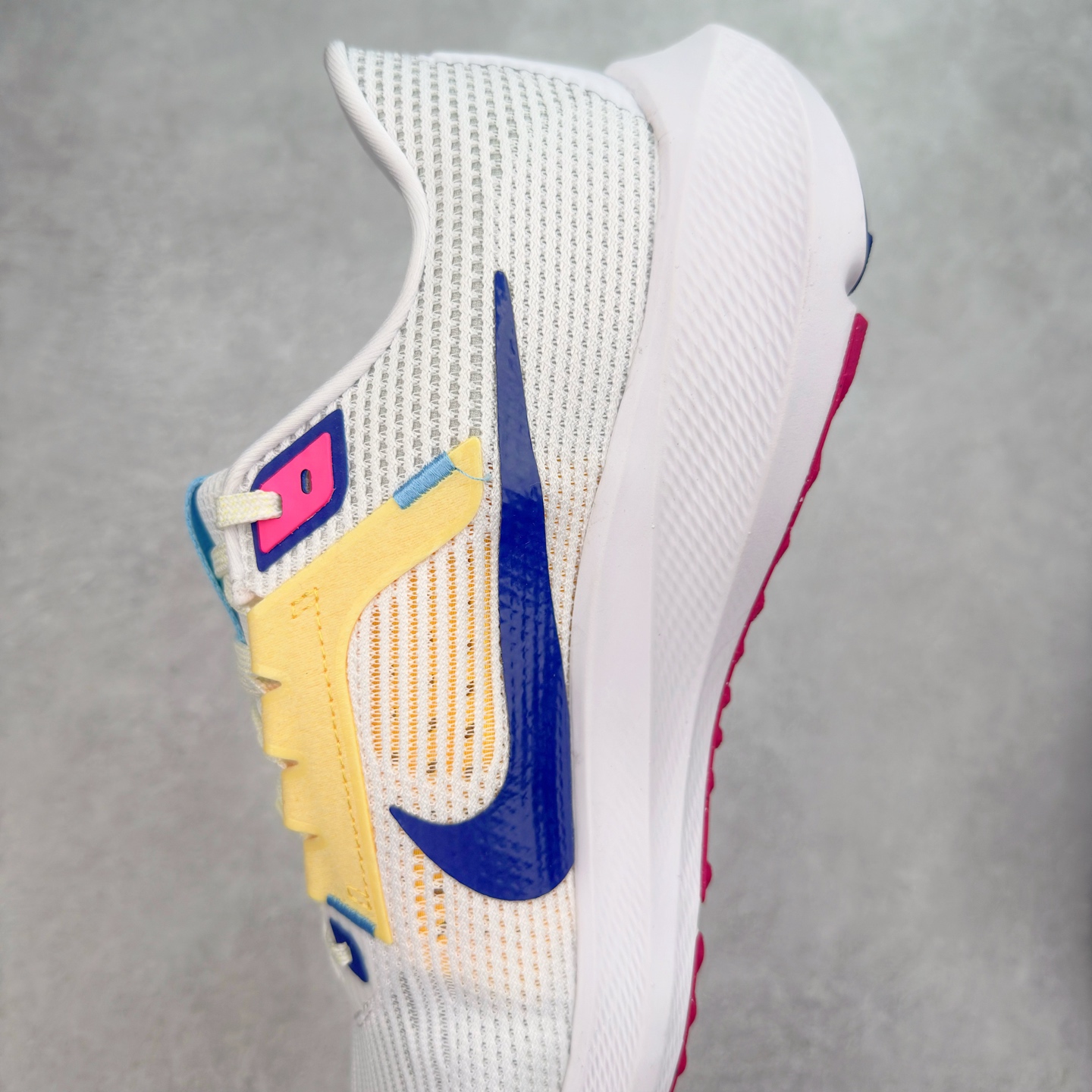 图片[7]-＃TG纯原 NK Zoom Pegasus 飞马40代马拉松系列网面透气缓震疾速跑鞋 独家渠道 市面未流通批次 奥莱直播间499 599一样的东西 碾压市面现存所有版本 公司一样的东西 超值回馈 帮你省钱 拥有 Zoom Air 一如既往的稳定感和流畅感 鞋面采用工程网眼设计 为特定高热区域营造出色透气性 进一步增加鞋面的穿孔数量 让足部能够快速散热 中足搭配 Flywire 飞线 在高速运动时营造舒适稳定的贴合感 内置Zoon气垫加持 动力十足 尺码：36 36.5 37.5 38 38.5 39 40 40.5 41 42 42.5 43 44 44.5 45-选品中心