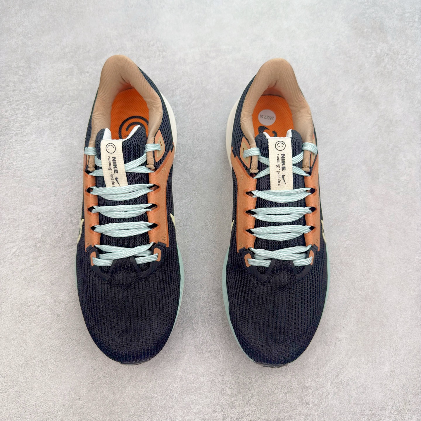 图片[2]-＃TG纯原 NK Zoom Pegasus 飞马40代马拉松系列网面透气缓震疾速跑鞋 独家渠道 市面未流通批次 奥莱直播间499 599一样的东西 碾压市面现存所有版本 公司一样的东西 超值回馈 帮你省钱 拥有 Zoom Air 一如既往的稳定感和流畅感 鞋面采用工程网眼设计 为特定高热区域营造出色透气性 进一步增加鞋面的穿孔数量 让足部能够快速散热 中足搭配 Flywire 飞线 在高速运动时营造舒适稳定的贴合感 内置Zoon气垫加持 动力十足 尺码：36 36.5 37.5 38 38.5 39 40 40.5 41 42 42.5 43 44 44.5 45-选品中心