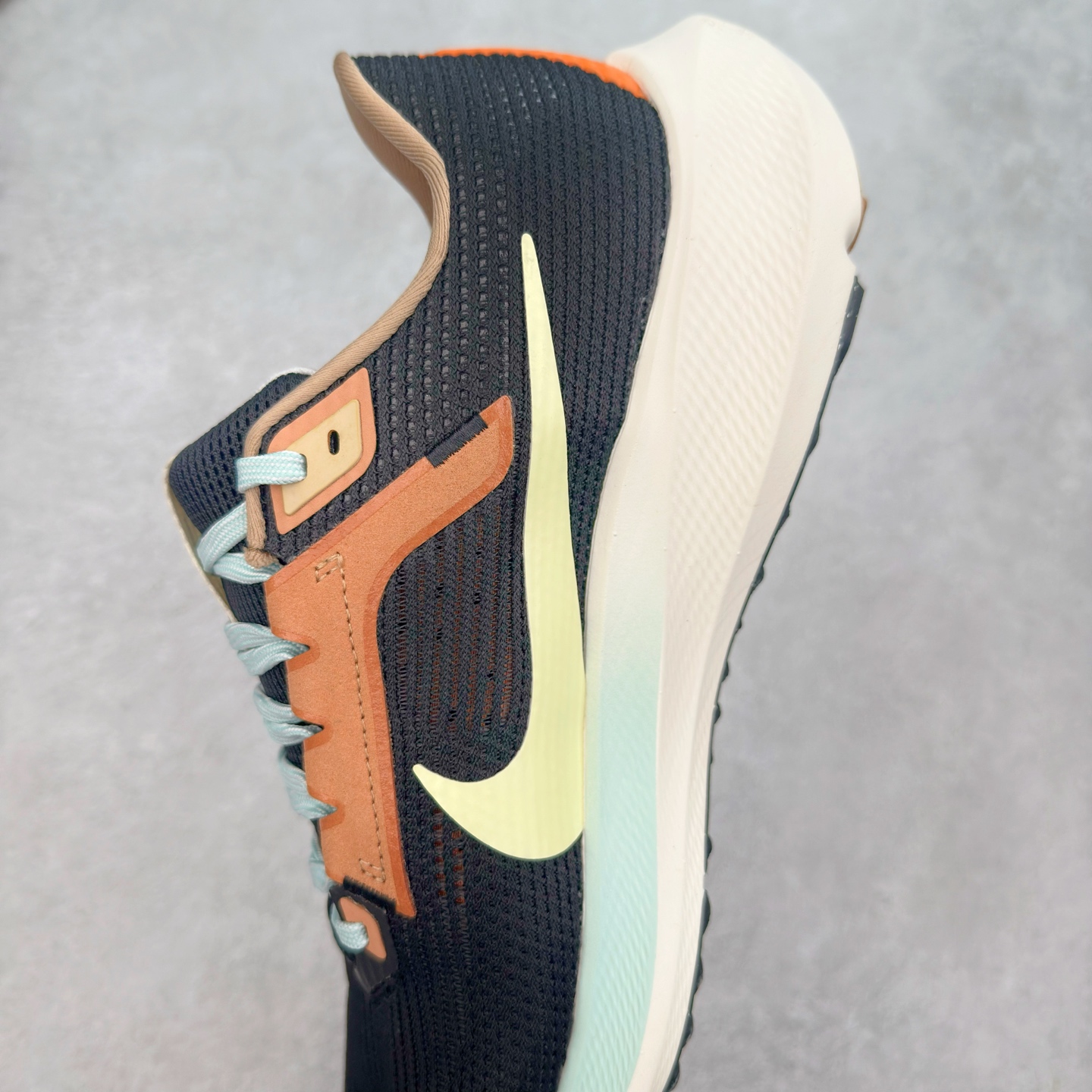 图片[7]-＃TG纯原 NK Zoom Pegasus 飞马40代马拉松系列网面透气缓震疾速跑鞋 独家渠道 市面未流通批次 奥莱直播间499 599一样的东西 碾压市面现存所有版本 公司一样的东西 超值回馈 帮你省钱 拥有 Zoom Air 一如既往的稳定感和流畅感 鞋面采用工程网眼设计 为特定高热区域营造出色透气性 进一步增加鞋面的穿孔数量 让足部能够快速散热 中足搭配 Flywire 飞线 在高速运动时营造舒适稳定的贴合感 内置Zoon气垫加持 动力十足 尺码：36 36.5 37.5 38 38.5 39 40 40.5 41 42 42.5 43 44 44.5 45-选品中心