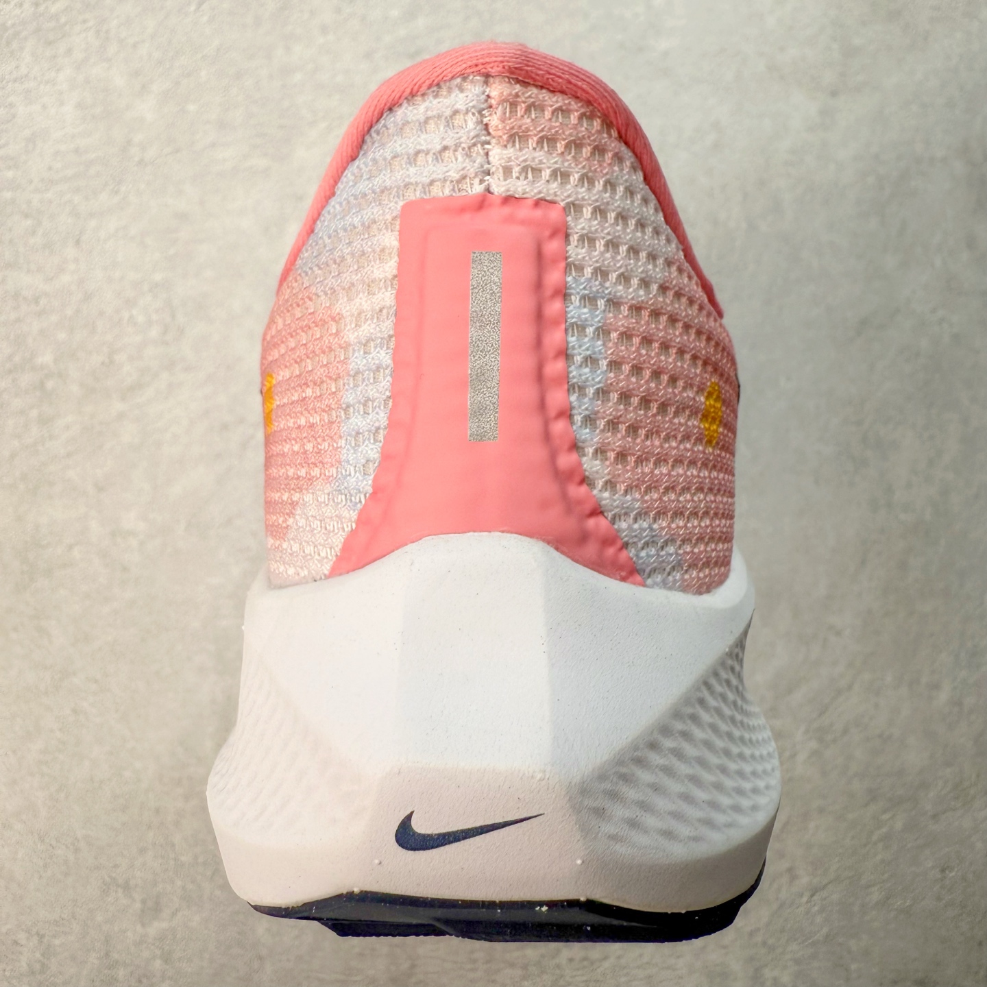 图片[8]-＃TG纯原 NK Zoom Pegasus 飞马40代马拉松系列网面透气缓震疾速跑鞋 独家渠道 市面未流通批次 奥莱直播间499 599一样的东西 碾压市面现存所有版本 公司一样的东西 超值回馈 帮你省钱 拥有 Zoom Air 一如既往的稳定感和流畅感 鞋面采用工程网眼设计 为特定高热区域营造出色透气性 进一步增加鞋面的穿孔数量 让足部能够快速散热 中足搭配 Flywire 飞线 在高速运动时营造舒适稳定的贴合感 内置Zoon气垫加持 动力十足 尺码：36 36.5 37.5 38 38.5 39 40 40.5 41 42 42.5 43 44 44.5 45-选品中心