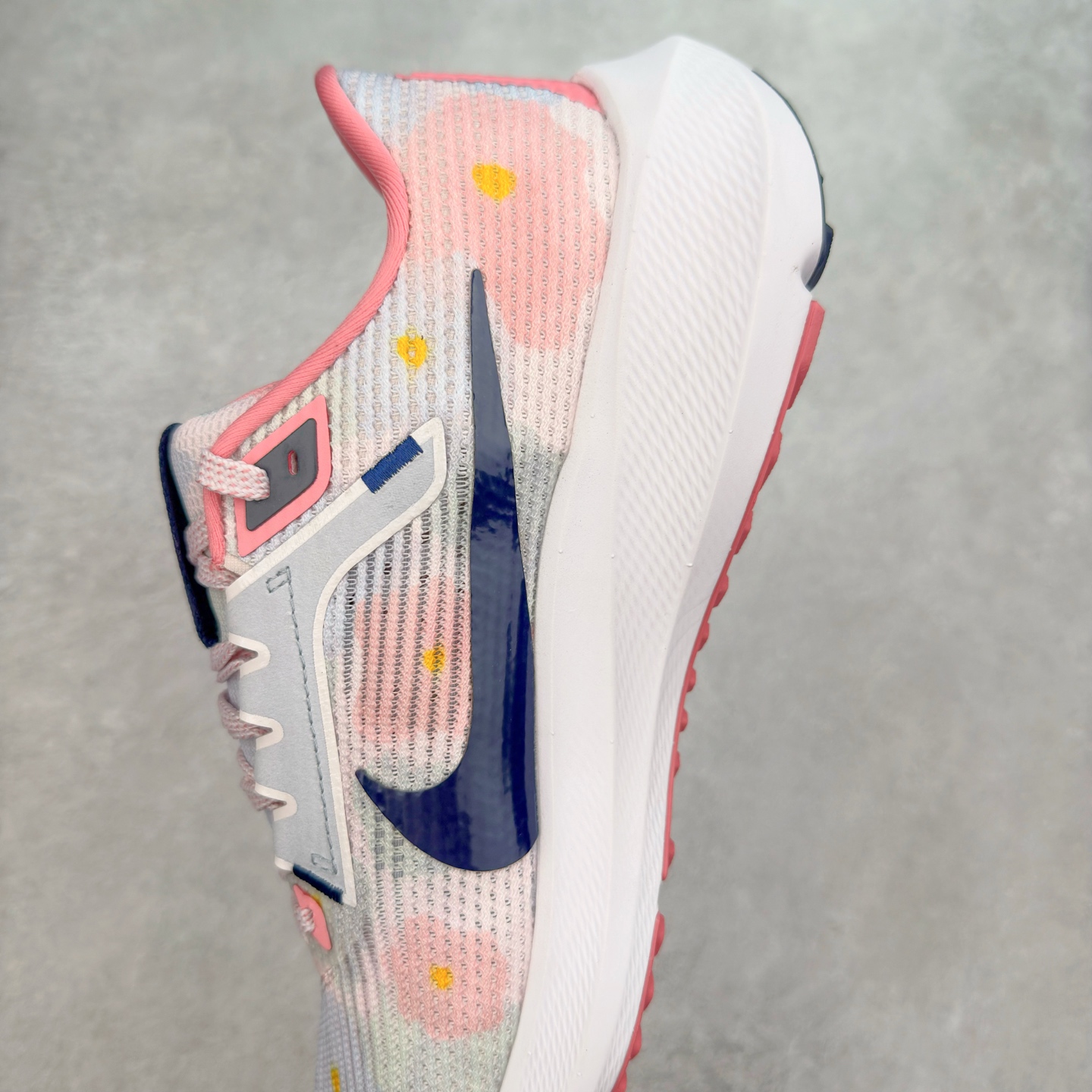 图片[7]-＃TG纯原 NK Zoom Pegasus 飞马40代马拉松系列网面透气缓震疾速跑鞋 独家渠道 市面未流通批次 奥莱直播间499 599一样的东西 碾压市面现存所有版本 公司一样的东西 超值回馈 帮你省钱 拥有 Zoom Air 一如既往的稳定感和流畅感 鞋面采用工程网眼设计 为特定高热区域营造出色透气性 进一步增加鞋面的穿孔数量 让足部能够快速散热 中足搭配 Flywire 飞线 在高速运动时营造舒适稳定的贴合感 内置Zoon气垫加持 动力十足 尺码：36 36.5 37.5 38 38.5 39 40 40.5 41 42 42.5 43 44 44.5 45-选品中心