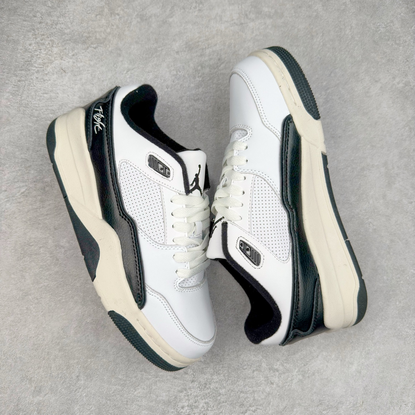 图片[3]-Jordan FLIGHT COURT AJ舒适百搭防滑耐磨低帮复古篮球鞋 HF3255-112 实拍调校N版已经零色差零失真 百分百还原实物色彩所见即所得 不存在货不对板色差等低级问题 选购参考实物拍摄 不混卖不参货 只用心做好货严格选品 承诺混一赔十 尺码：36 36.5 37.5 38 38.5 39 40 40.5 41 42 42.5 43 44 44.5 45-选品中心