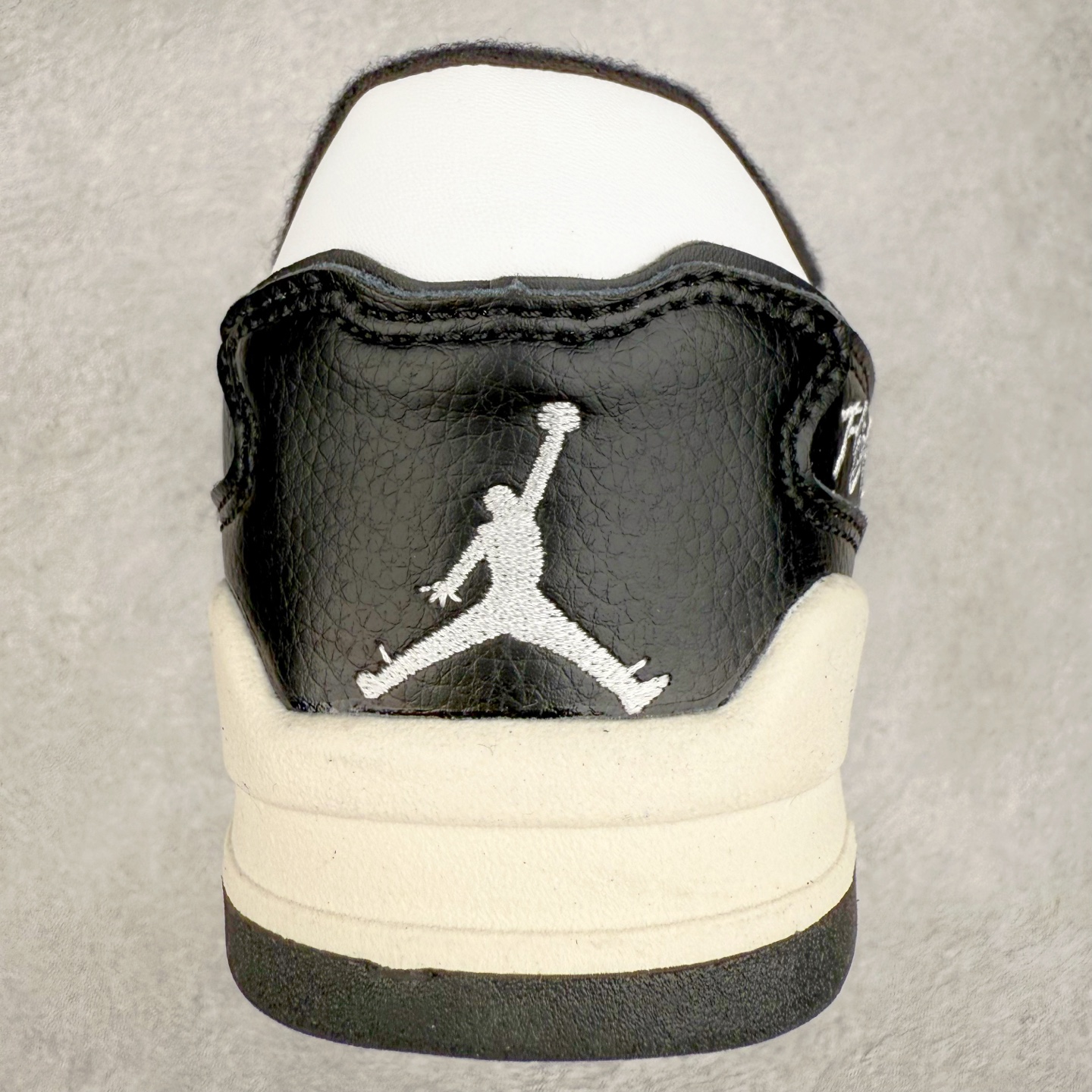 图片[8]-Jordan FLIGHT COURT AJ舒适百搭防滑耐磨低帮复古篮球鞋 HF3255-112 实拍调校N版已经零色差零失真 百分百还原实物色彩所见即所得 不存在货不对板色差等低级问题 选购参考实物拍摄 不混卖不参货 只用心做好货严格选品 承诺混一赔十 尺码：36 36.5 37.5 38 38.5 39 40 40.5 41 42 42.5 43 44 44.5 45-选品中心