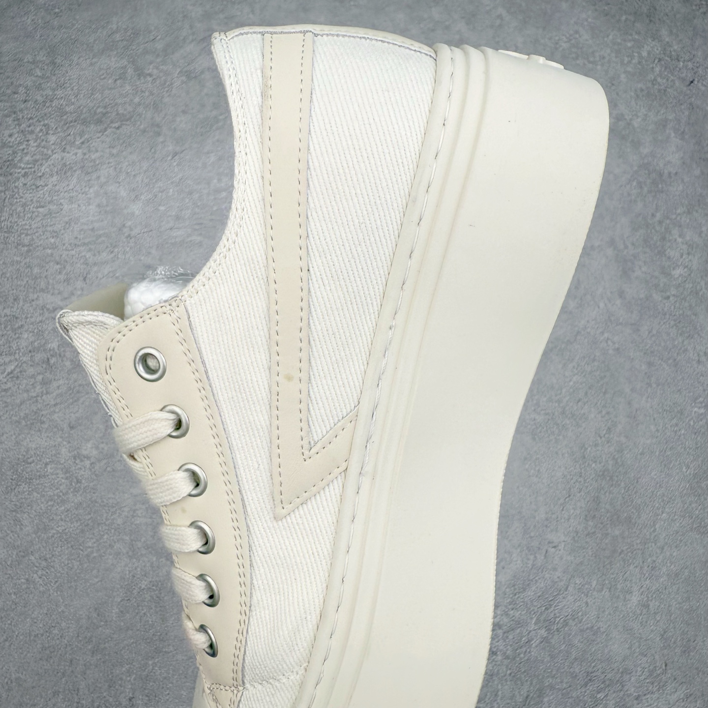 图片[7]-小红书穿搭爆款 国潮当红设计师品牌SMFK Garden Vintage Skate Low 花园系列低帮复古厚底十字花帆布休闲松糕做旧小脏板鞋 广东原产 采用棉质粗斜纹帆布洗旧磨损效果鞋面材质 外置轻量TR橡胶5.0cm厘米松糕大底 Z 尺码：35 36 37 38 39 40-选品中心