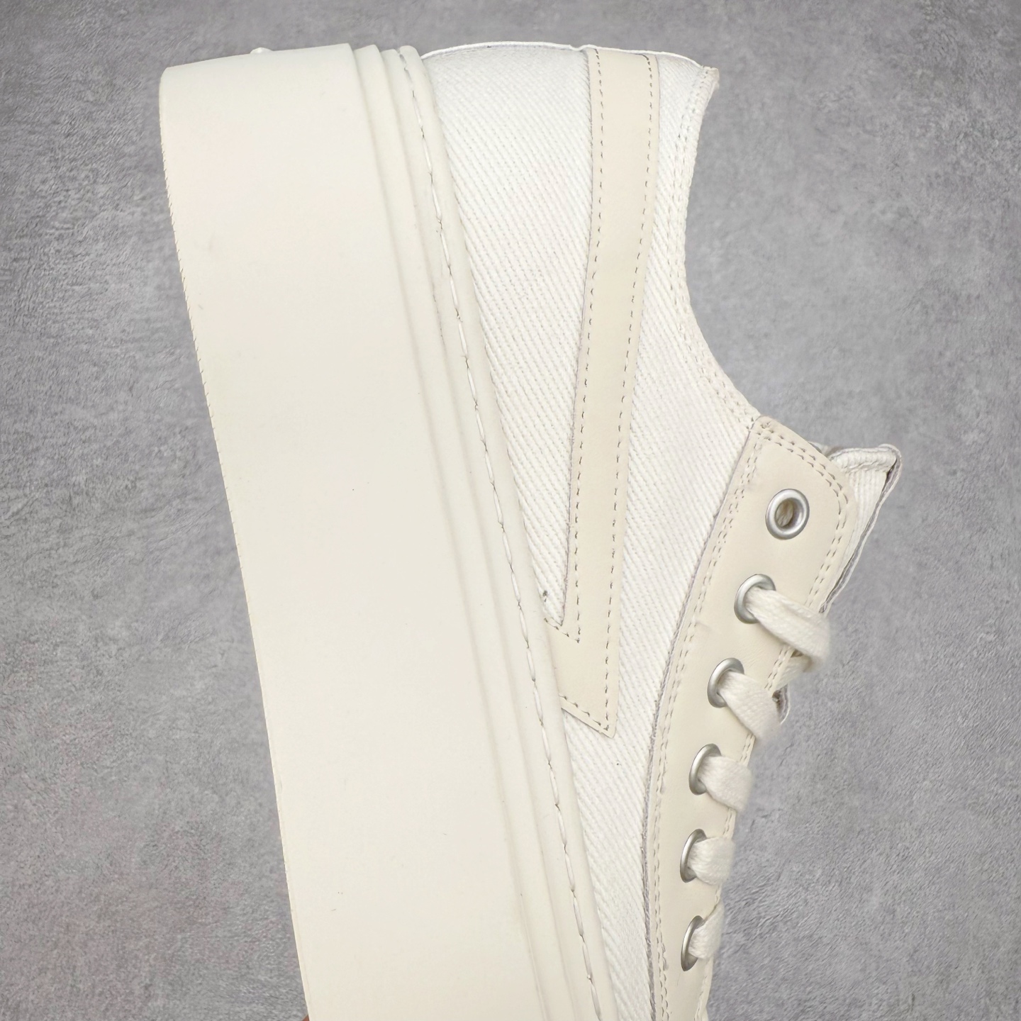 图片[6]-小红书穿搭爆款 国潮当红设计师品牌SMFK Garden Vintage Skate Low 花园系列低帮复古厚底十字花帆布休闲松糕做旧小脏板鞋 广东原产 采用棉质粗斜纹帆布洗旧磨损效果鞋面材质 外置轻量TR橡胶5.0cm厘米松糕大底 Z 尺码：35 36 37 38 39 40-选品中心