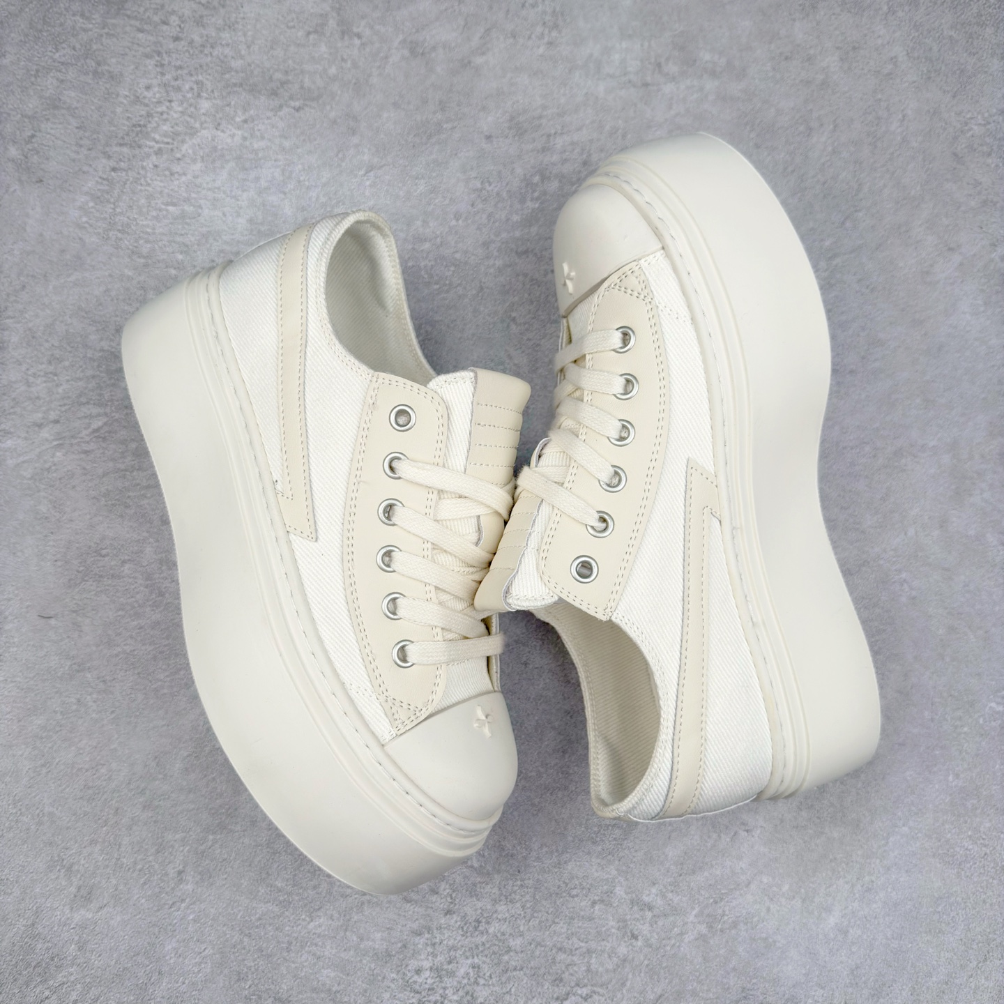 图片[3]-小红书穿搭爆款 国潮当红设计师品牌SMFK Garden Vintage Skate Low 花园系列低帮复古厚底十字花帆布休闲松糕做旧小脏板鞋 广东原产 采用棉质粗斜纹帆布洗旧磨损效果鞋面材质 外置轻量TR橡胶5.0cm厘米松糕大底 Z 尺码：35 36 37 38 39 40-选品中心