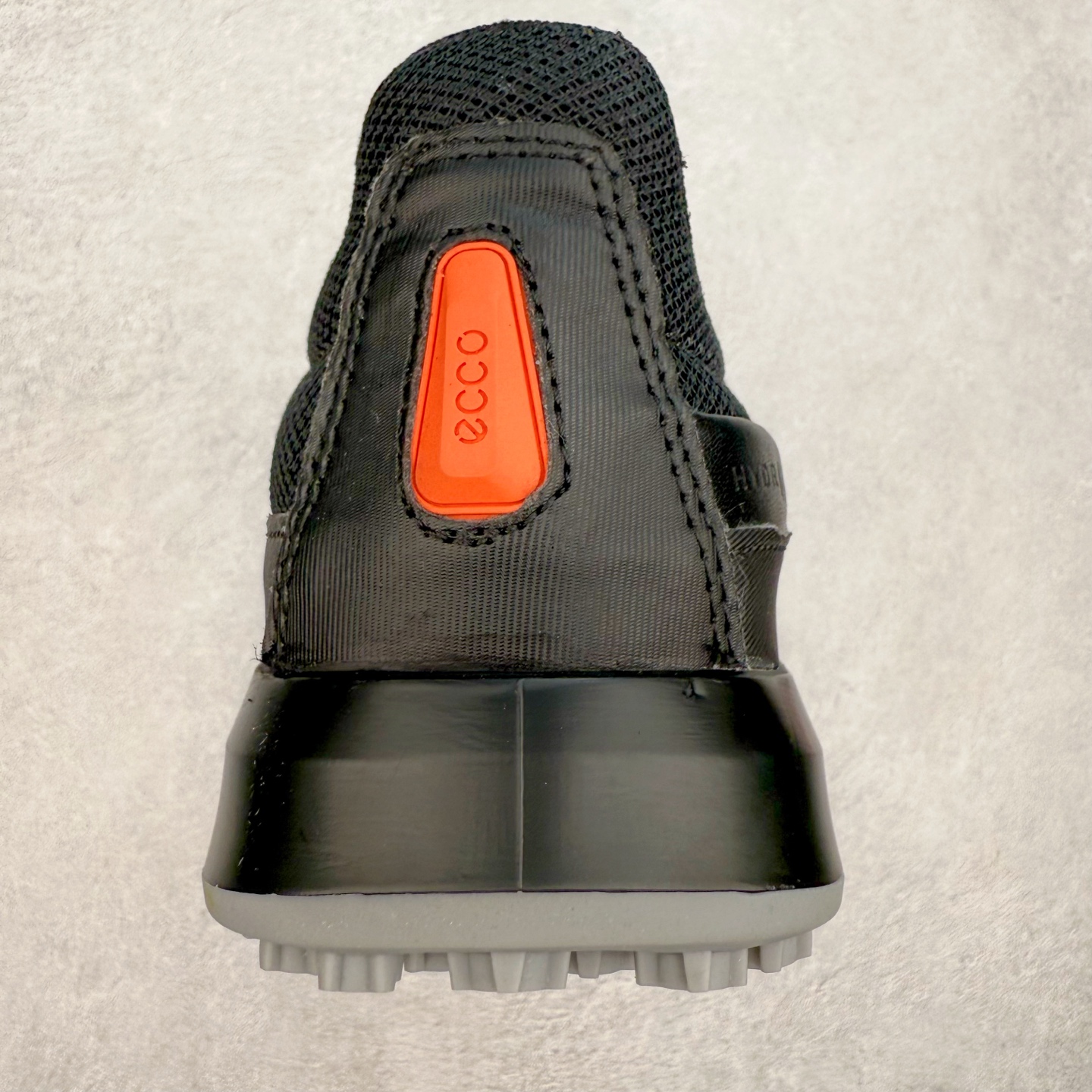 图片[8]-Ecco爱步男鞋新款运动鞋 跑鞋厚底增高老爹鞋 驱动系列全新款式 拼色拼接鞋面 时尚有型 牛皮与纺织品拼接 脚感舒适 出街有型 贴心套脚系带设计 舒适包裹双足 柔软细腻，亲肤透气 以摩托车粗犷胎纹为灵感 PU大底提供牵引性和支撑性 耐磨防滑提升稳定性 轻盈鞋底 舒适耐穿 户外出行 肆意洒脱 尺码：38 39 40 41 42 43 44（皮鞋码）-选品中心