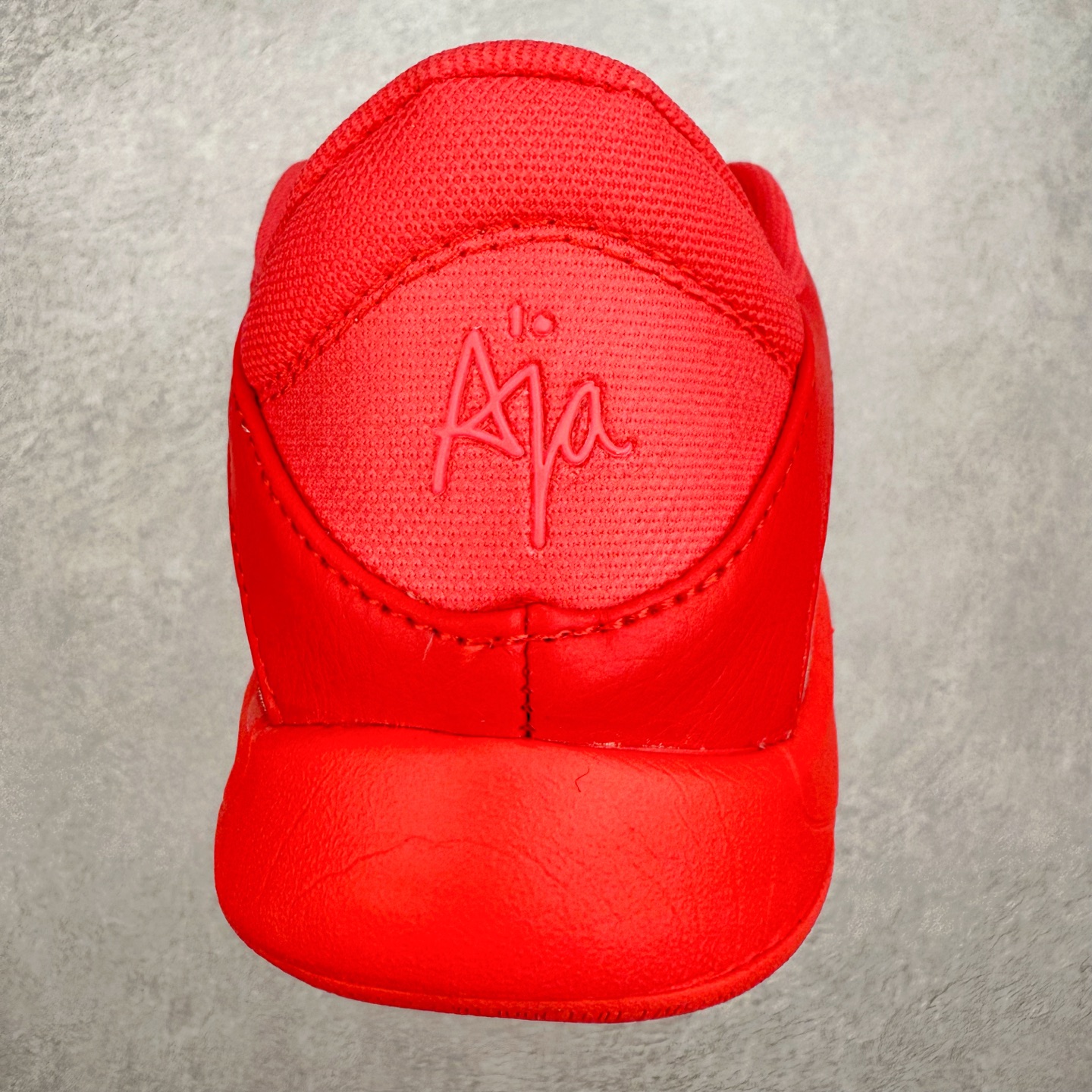 图片[8]-Nike A\’One 舒适百搭防滑耐磨低帮篮球鞋 FZ8605-309 鞋款的主人正是当今 WNBA 现役第一人阿贾·威尔逊。鞋款被命名为 Nike A’One，结合了代目和阿贾的名字，显得十分巧妙。这双鞋历经两年多的精心研发，采用先进的 Cushlon ST2 泡棉技术，提供灵敏的缓震性能，并对抓地力进行了全面革新，确保运动员在球场上能够平稳、迅速地移动。透气网眼鞋面为运动员提供了顶级的支撑效果，非常适合那些勇于挑战极限的球场勇士。尺码：40 40.5 41 42 42.5 43 44 44.5 45 46-选品中心