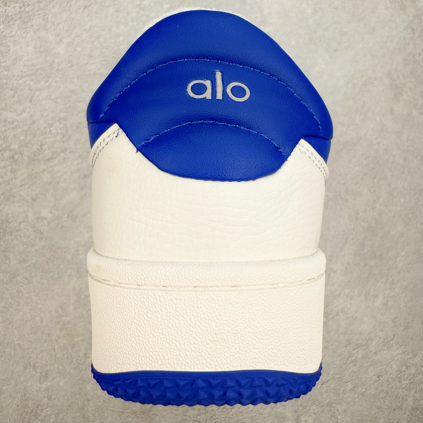 图片[8]-Alo yoga 易梦玲 Jisoo智秀 等多位明星同款上脚 主打各大平台外贸主推大厂采购原材料多处细节一步到位 生产细节 没得说 一款随意搭配的都好看的鞋子aIo采用增高4cm 主打熊猫色 春夏秋冬四季款 舒适简约板鞋 TPU防滑耐磨鞋底 #alo #alo女孩 #AIo #健身穿搭 #鞋子推荐 #板鞋 尺码：35 36 37 38 39 40 41 42 43 44 45-选品中心