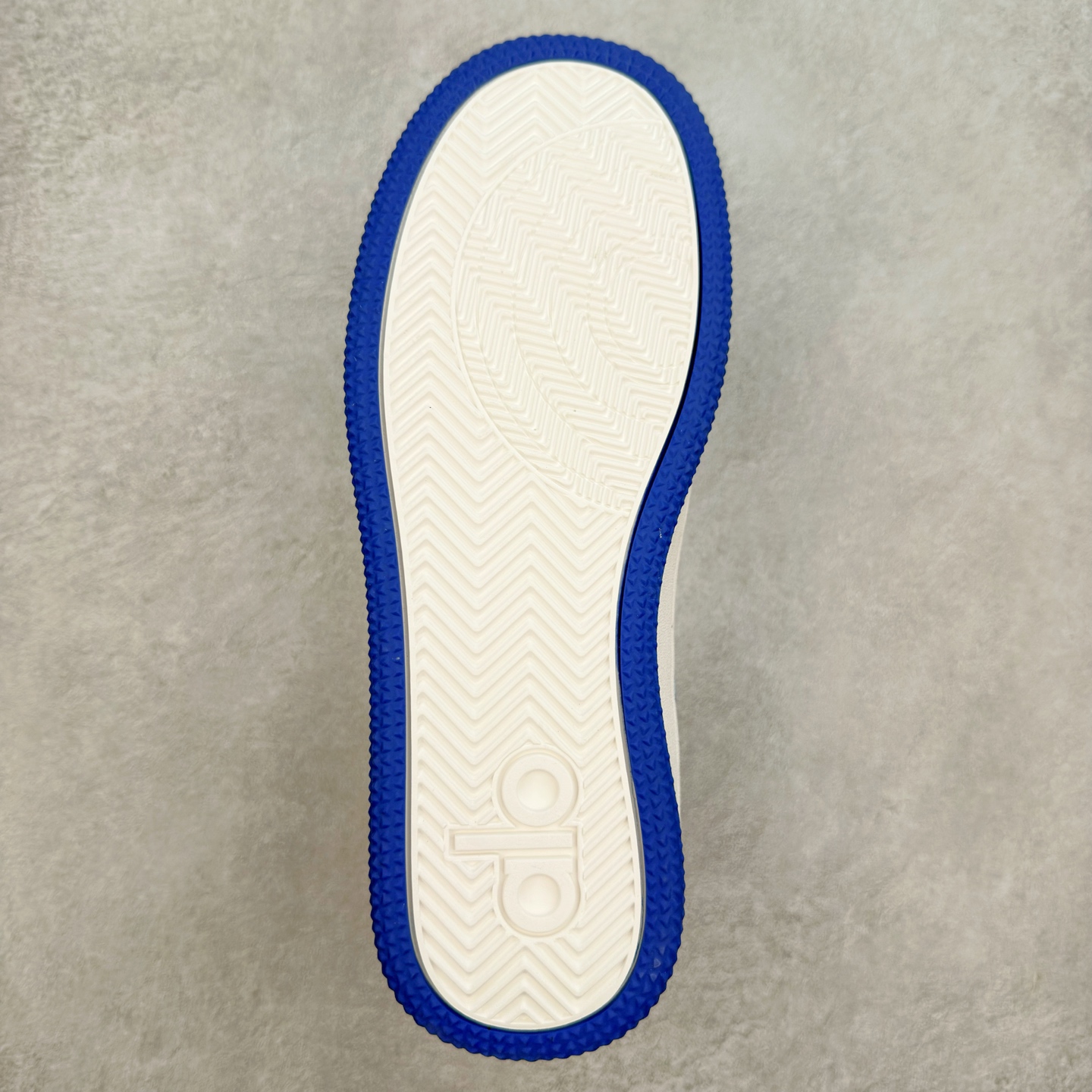 图片[9]-Alo yoga 易梦玲 Jisoo智秀 等多位明星同款上脚 主打各大平台外贸主推大厂采购原材料多处细节一步到位 生产细节 没得说 一款随意搭配的都好看的鞋子aIo采用增高4cm 主打熊猫色 春夏秋冬四季款 舒适简约板鞋 TPU防滑耐磨鞋底 #alo #alo女孩 #AIo #健身穿搭 #鞋子推荐 #板鞋 尺码：35 36 37 38 39 40 41 42 43 44 45-选品中心