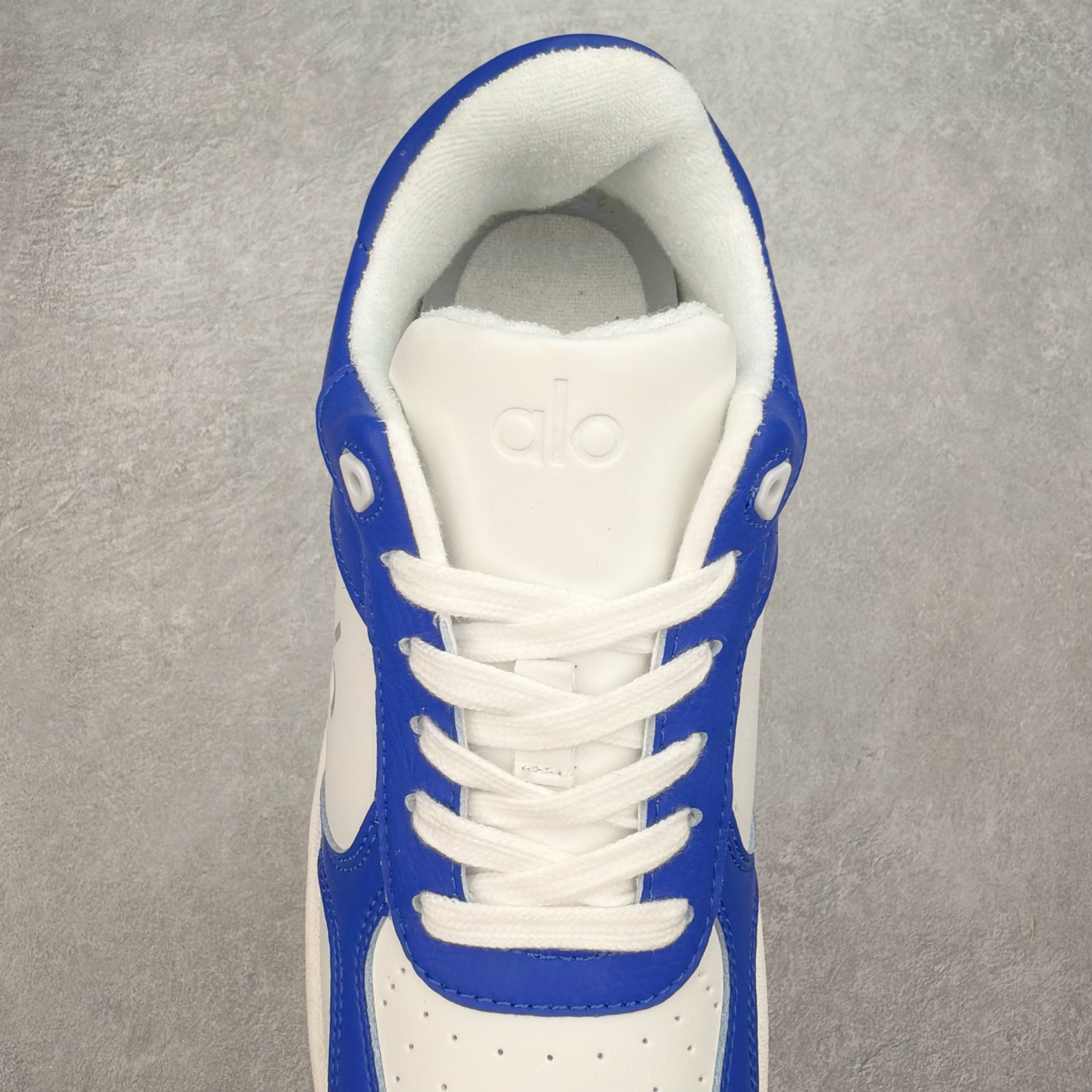 图片[5]-Alo yoga 易梦玲 Jisoo智秀 等多位明星同款上脚 主打各大平台外贸主推大厂采购原材料多处细节一步到位 生产细节 没得说 一款随意搭配的都好看的鞋子aIo采用增高4cm 主打熊猫色 春夏秋冬四季款 舒适简约板鞋 TPU防滑耐磨鞋底 #alo #alo女孩 #AIo #健身穿搭 #鞋子推荐 #板鞋 尺码：35 36 37 38 39 40 41 42 43 44 45-选品中心