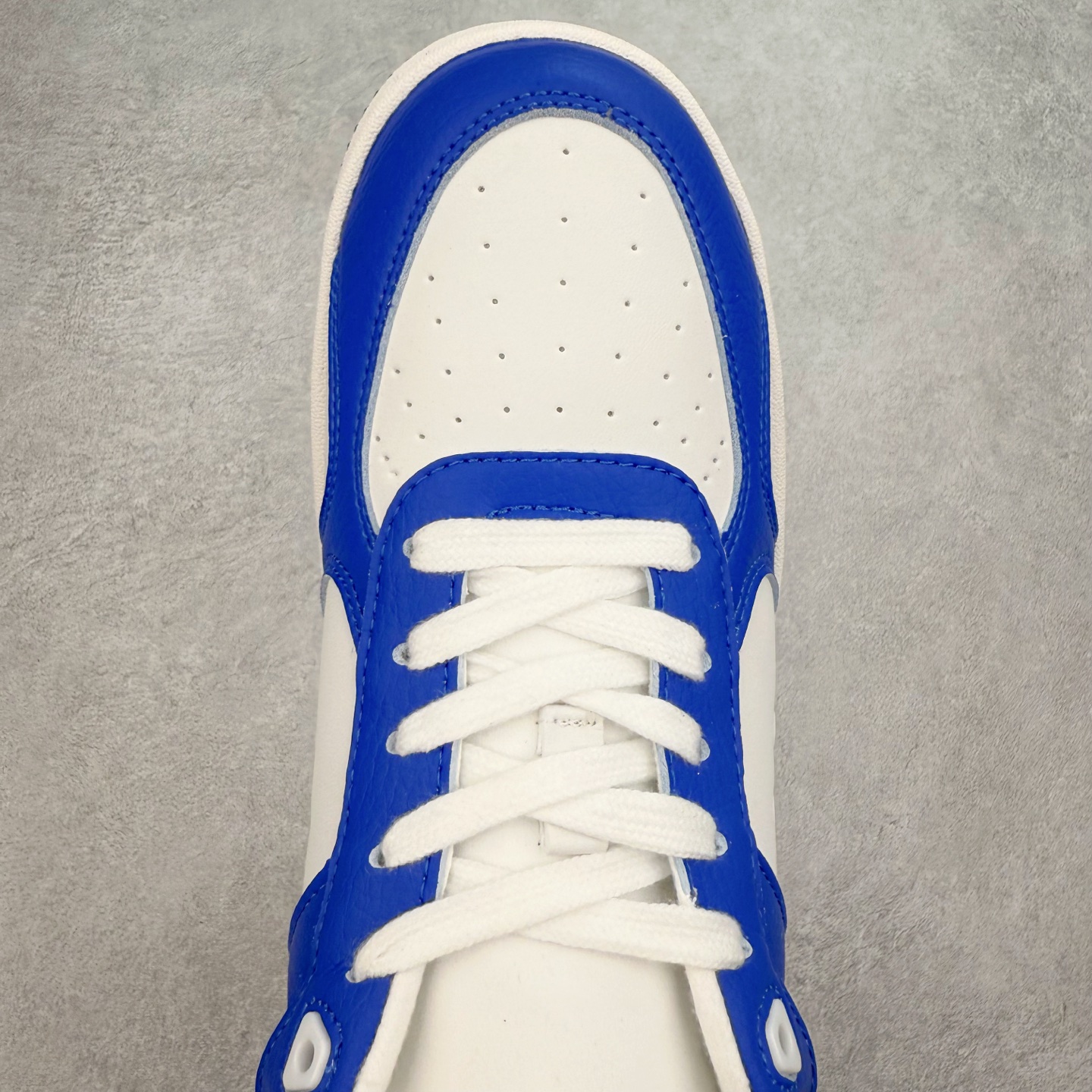 图片[4]-Alo yoga 易梦玲 Jisoo智秀 等多位明星同款上脚 主打各大平台外贸主推大厂采购原材料多处细节一步到位 生产细节 没得说 一款随意搭配的都好看的鞋子aIo采用增高4cm 主打熊猫色 春夏秋冬四季款 舒适简约板鞋 TPU防滑耐磨鞋底 #alo #alo女孩 #AIo #健身穿搭 #鞋子推荐 #板鞋 尺码：35 36 37 38 39 40 41 42 43 44 45-选品中心