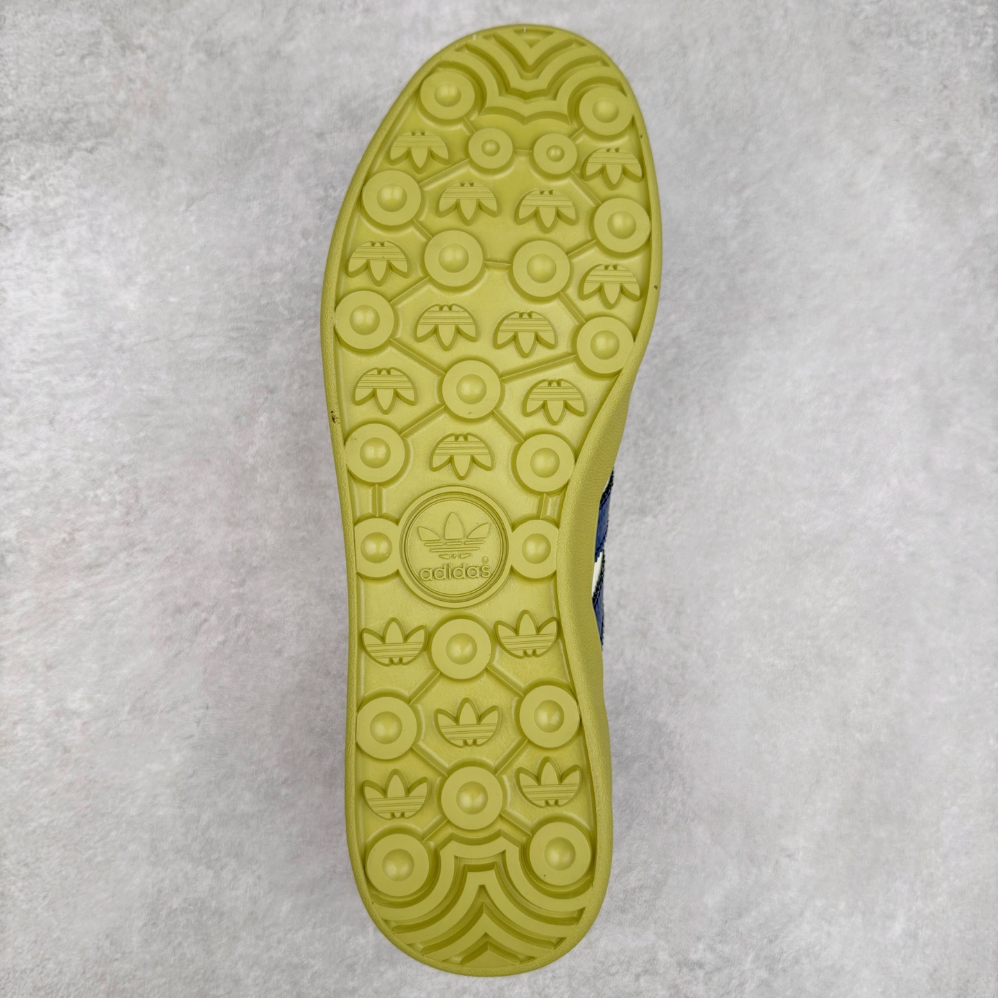 图片[9]-＃C2 AD Gazelle Indoor Trainers 羚羊内训系列低帮复古百搭休闲运动德训风板鞋 DD6602 90年代经典的复刻版！自60年代以足球训练鞋面世以来,Gazelle就以其经典设计席卷全球。1991年版本的复刻,再造经典Gazelle。采用皮革打造,搭配浊色细节,让这款经典更加简约。尺码：36 36⅔ 37⅓ 38 38⅔ 39⅓ 40 40⅔ 41⅓ 42 42⅔ 43⅓ 44⅓ 44⅔ 45-选品中心