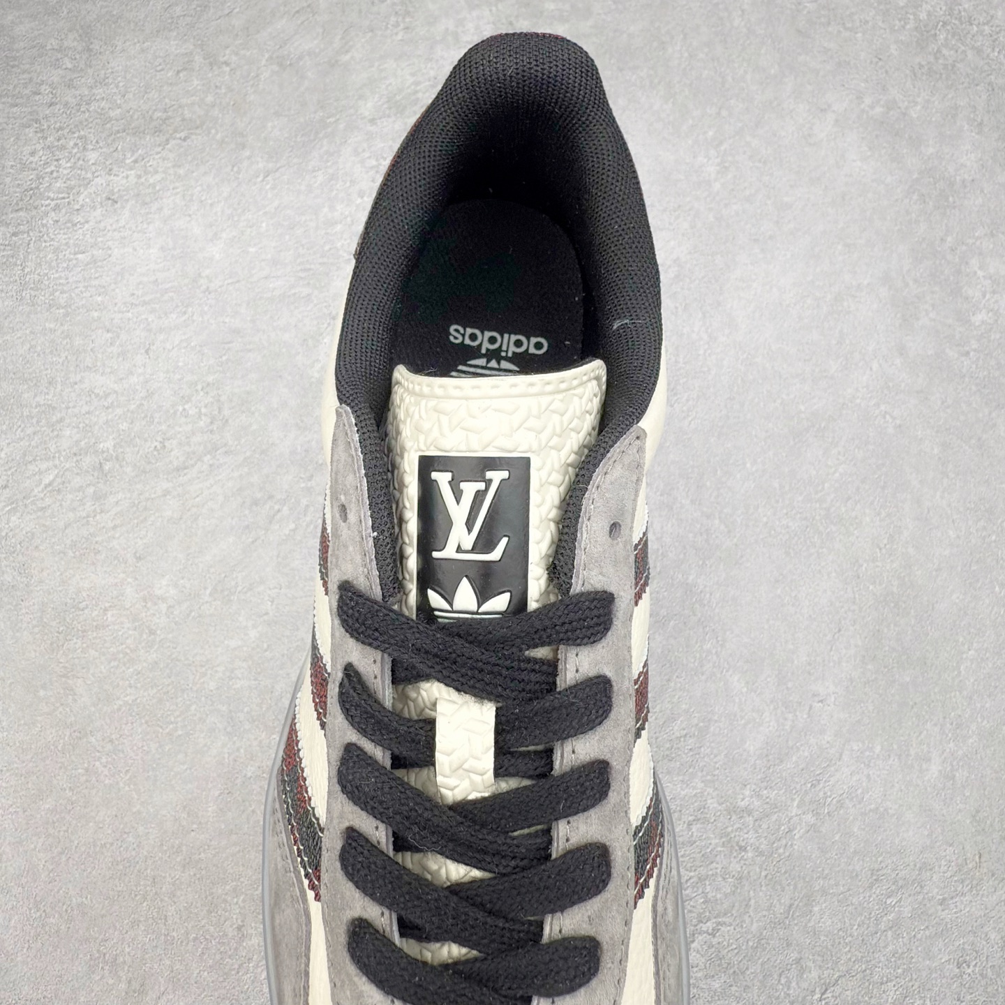 图片[5]-＃C2 AD Gazelle Indoor Trainers 羚羊内训系列低帮复古百搭休闲运动德训风板鞋 DM1234 90年代经典的复刻版！自60年代以足球训练鞋面世以来,Gazelle就以其经典设计席卷全球。1991年版本的复刻,再造经典Gazelle。采用皮革打造,搭配浊色细节,让这款经典更加简约。尺码：36 36⅔ 37⅓ 38 38⅔ 39⅓ 40 40⅔ 41⅓ 42 42⅔ 43⅓ 44⅓ 44⅔ 45-选品中心