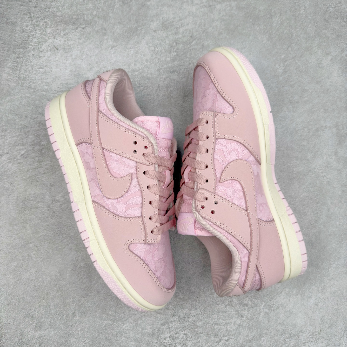 图片[3]-＃F版 NK Dunk Low 粉色 HJ5870-600 性价比王者 极限压缩利润空间 超乎所想的高性价比 用料绝不含糊 原盒原配 正确耐磨橡胶大底 超高清洁度 全鞋零毛边皮料切割 全套原楦原模倾力打造完美版型 尺码：36 36.5 37.5 38 38.5 39 40 40.5 41 42 42.5 43 44 44.5 45 46 47.5-选品中心