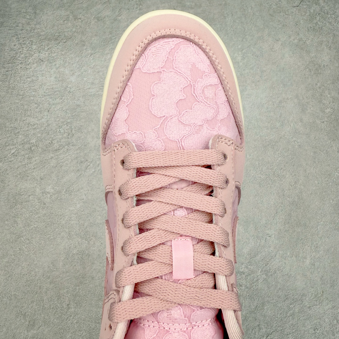 图片[4]-＃F版 NK Dunk Low 粉色 HJ5870-600 性价比王者 极限压缩利润空间 超乎所想的高性价比 用料绝不含糊 原盒原配 正确耐磨橡胶大底 超高清洁度 全鞋零毛边皮料切割 全套原楦原模倾力打造完美版型 尺码：36 36.5 37.5 38 38.5 39 40 40.5 41 42 42.5 43 44 44.5 45 46 47.5-选品中心