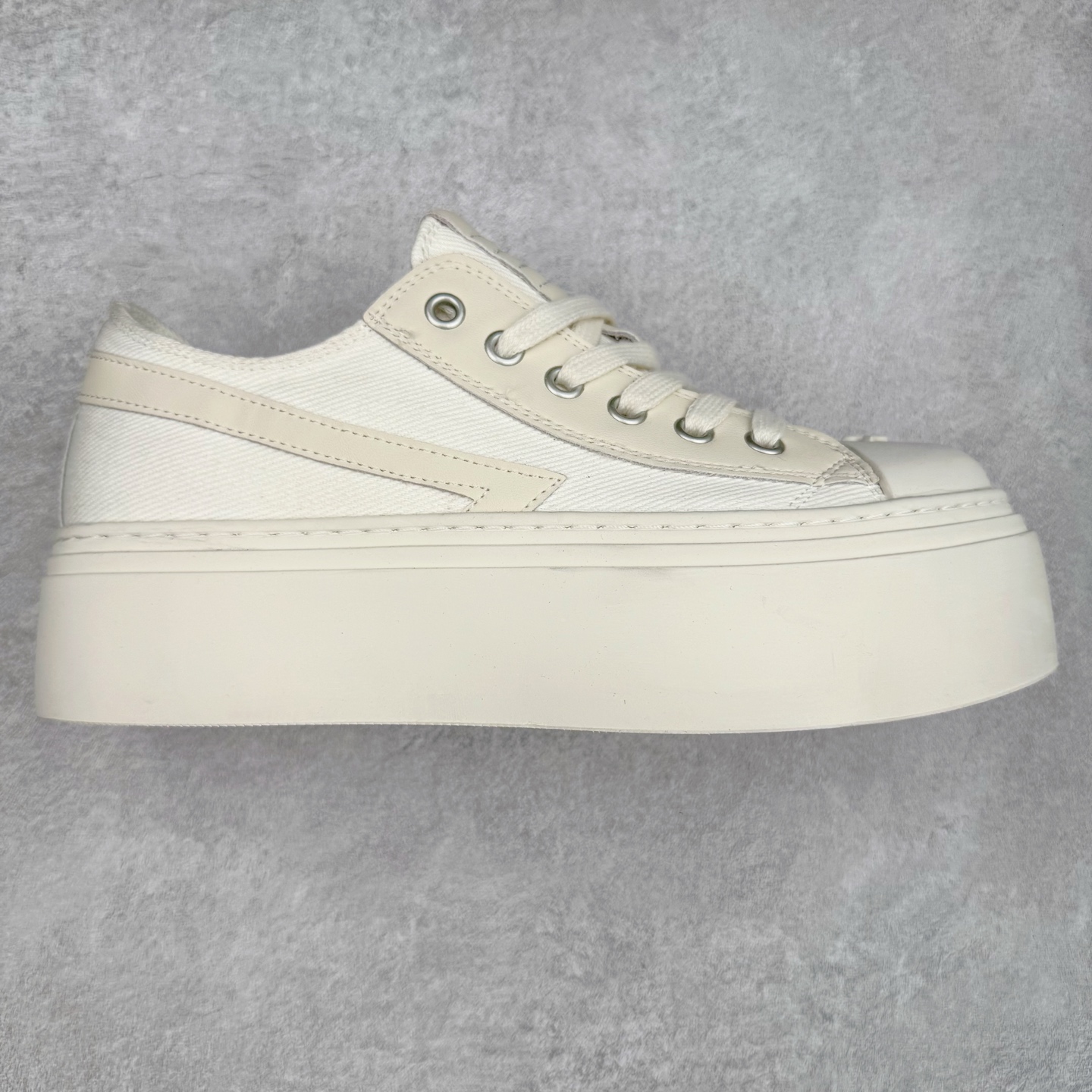 小红书穿搭爆款 国潮当红设计师品牌SMFK Garden Vintage Skate Low 花园系列低帮复古厚底十字花帆布休闲松糕做旧小脏板鞋 广东原产 采用棉质粗斜纹帆布洗旧磨损效果鞋面材质 外置轻量TR橡胶5.0cm厘米松糕大底 Z 尺码:35 36 37 38 39 40-选品中心