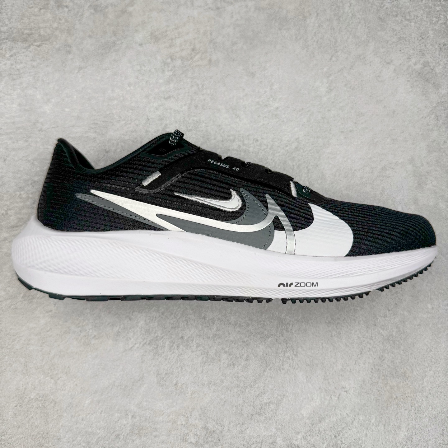 图片[4]-＃TG纯原 NK Zoom Pegasus 飞马40代马拉松系列网面透气缓震疾速跑鞋 独家渠道 市面未流通批次 奥莱直播间499 599一样的东西 碾压市面现存所有版本 公司一样的东西 超值回馈 帮你省钱 拥有 Zoom Air 一如既往的稳定感和流畅感 鞋面采用工程网眼设计 为特定高热区域营造出色透气性 进一步增加鞋面的穿孔数量 让足部能够快速散热 中足搭配 Flywire 飞线 在高速运动时营造舒适稳定的贴合感 内置Zoon气垫加持 动力十足 尺码：36 36.5 37.5 38 38.5 39 40 40.5 41 42 42.5 43 44 44.5 45-选品中心